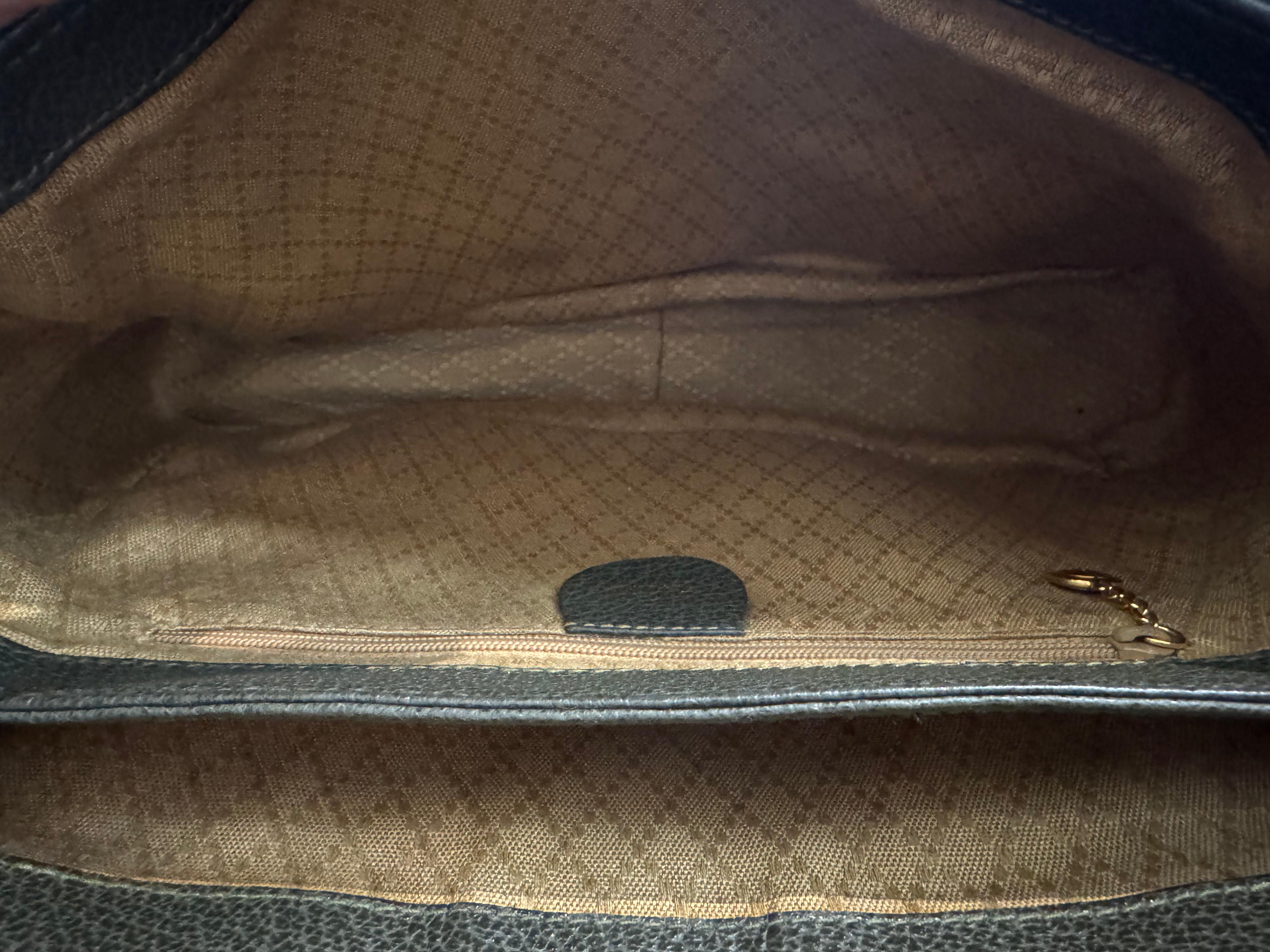 1990 Vintage GUCCI Nubuck Pigskin Leather Saddle Camera Bag Green Mens Unisex en vente 2