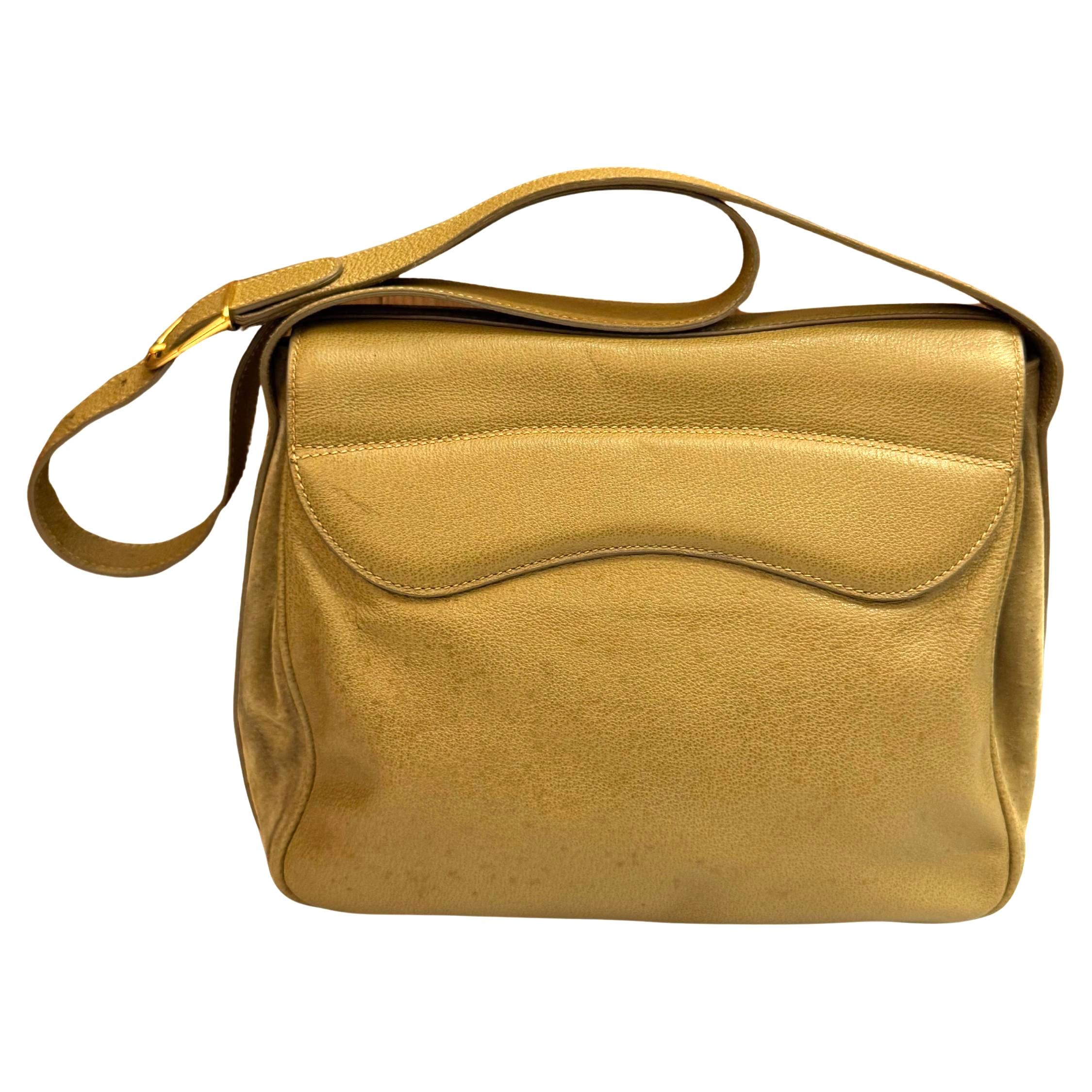 1990er Jahre Vintage GUCCI Nubuck Schweinsleder Sattel Kameratasche Khaki Unisex (Braun)
