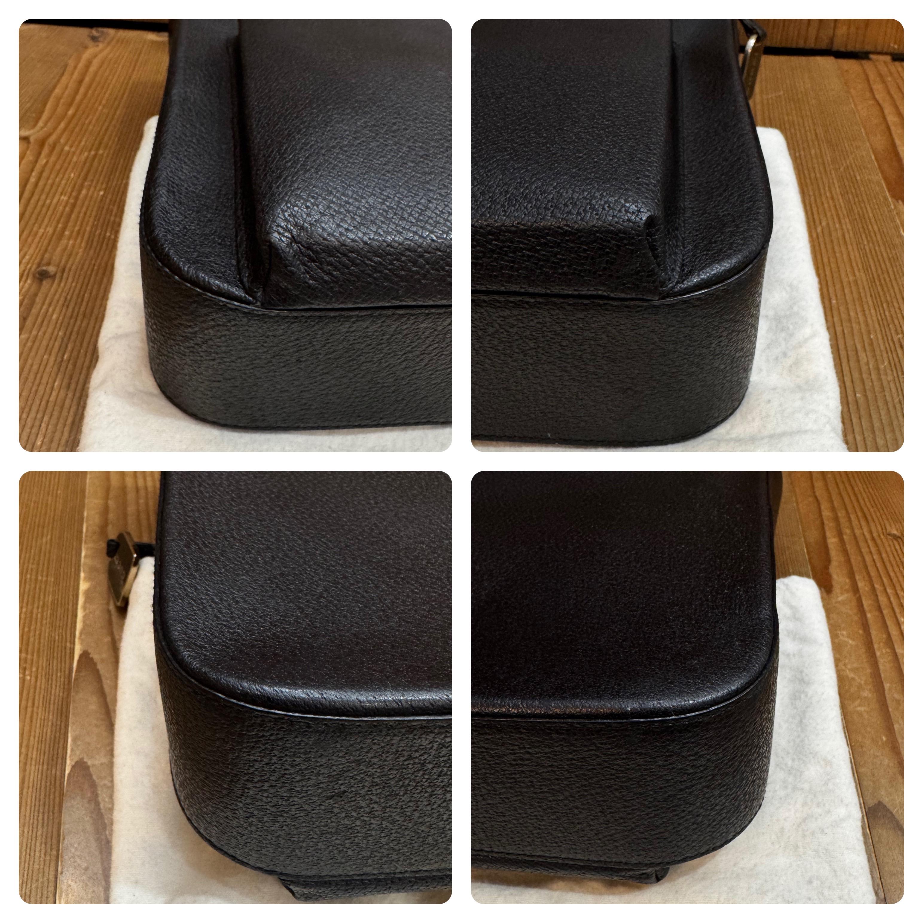 1990s Vintage GUCCI Pigskin Leather Tote Bag Black Small For Sale 2