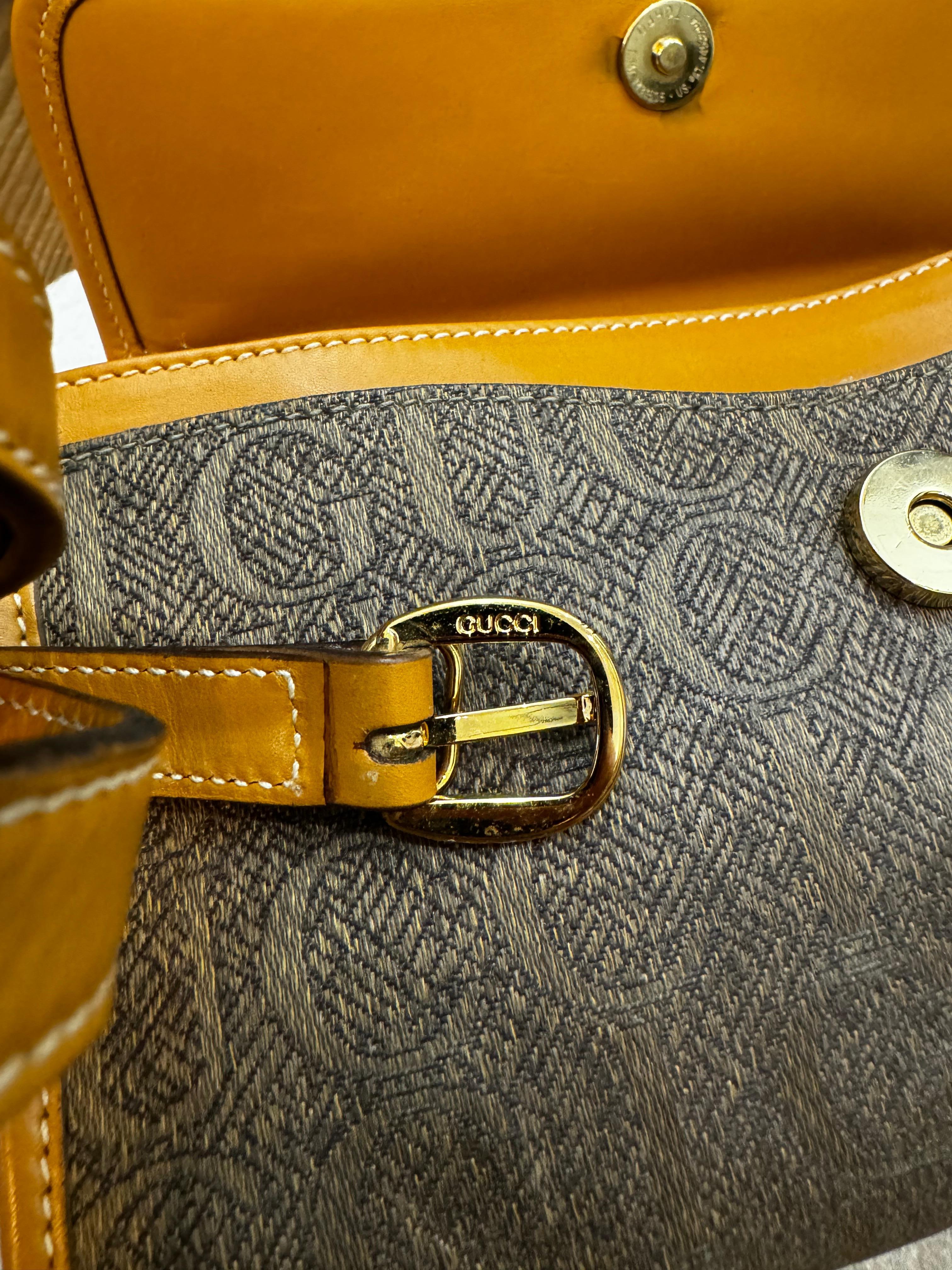 1990 Vintage GUCCI Silk Jacquard Two-Way Mini Crossbody Bag Brown en vente 5