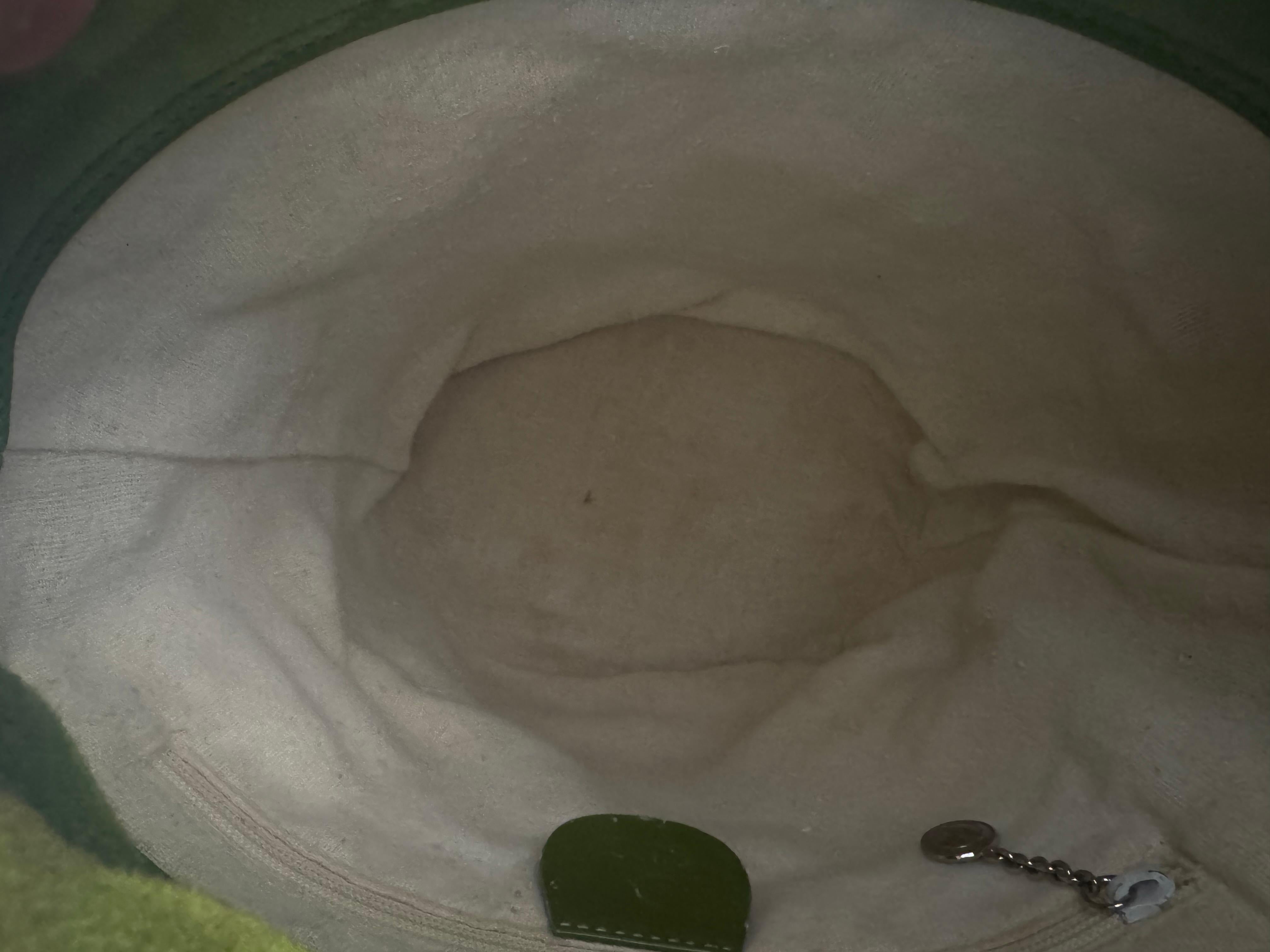 1990s Vintage GUCCI Suede Patent Leather Bucket Bag Lime 4