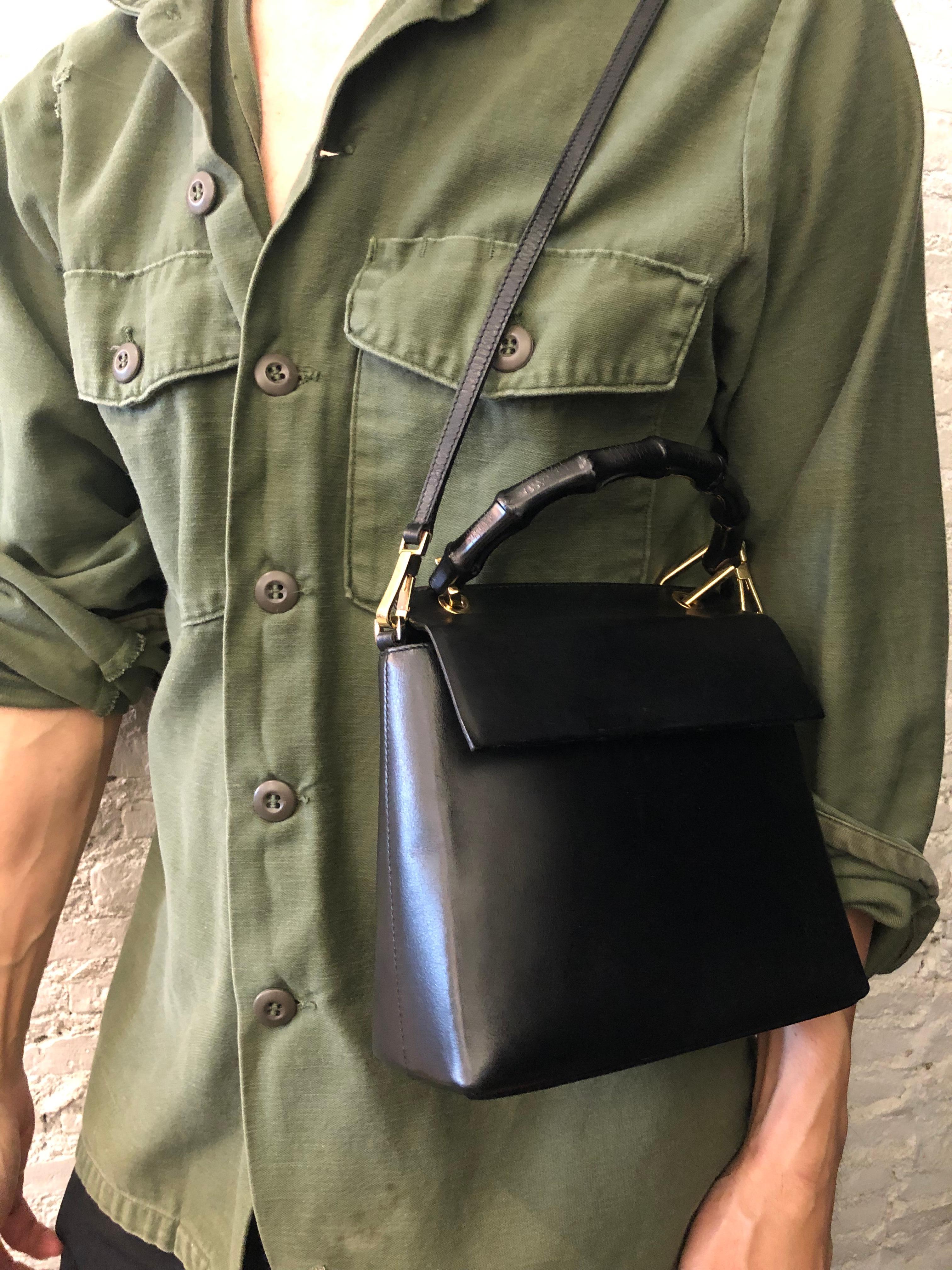 Women's or Men's 1990s Vintage GUCCI Calfskin Leather Bamboo Two-Way Shoulder Hand Bag Black For Sale