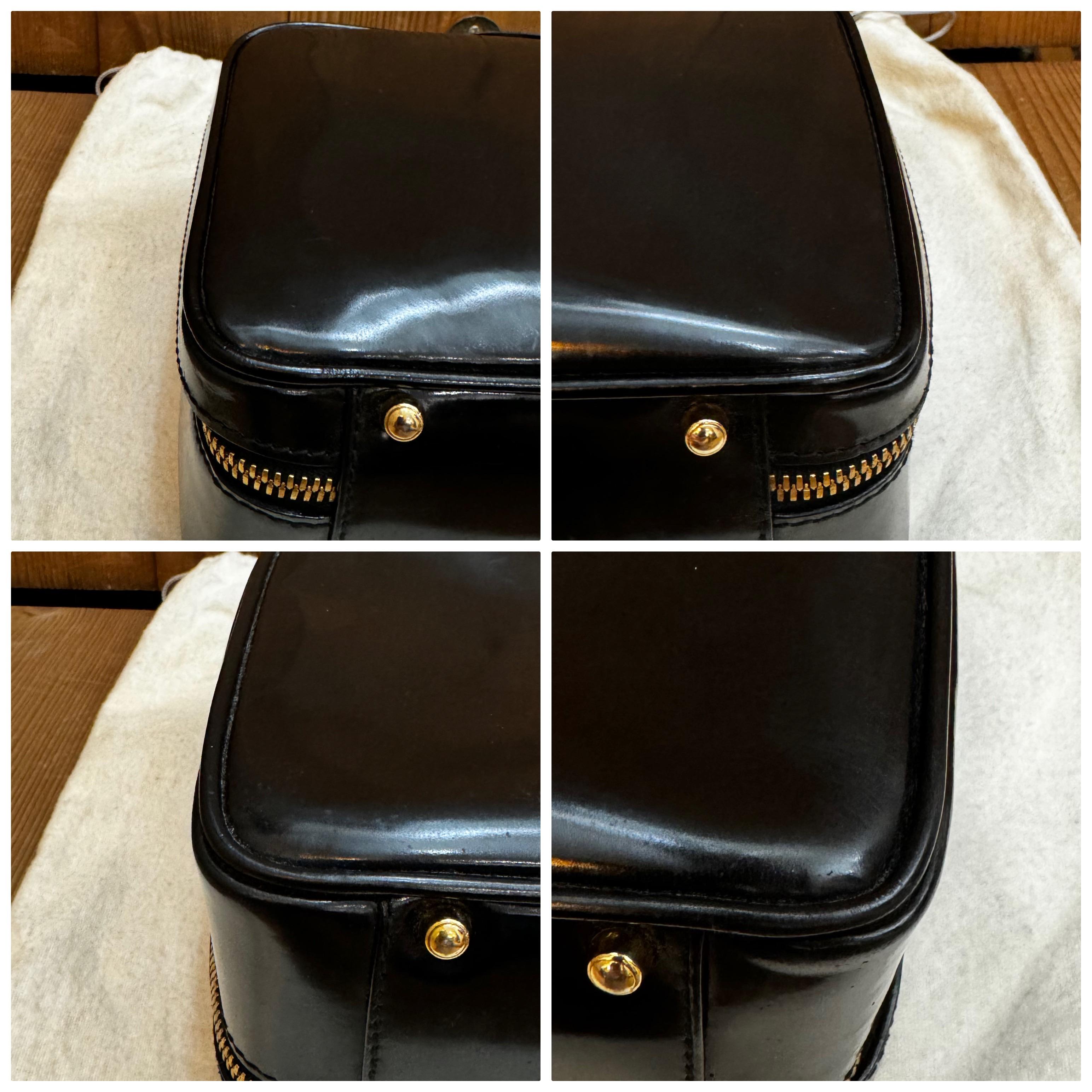 1990 Vintage GUCCI Petit Vanity Case Sac à main Cuir poli Noir 7