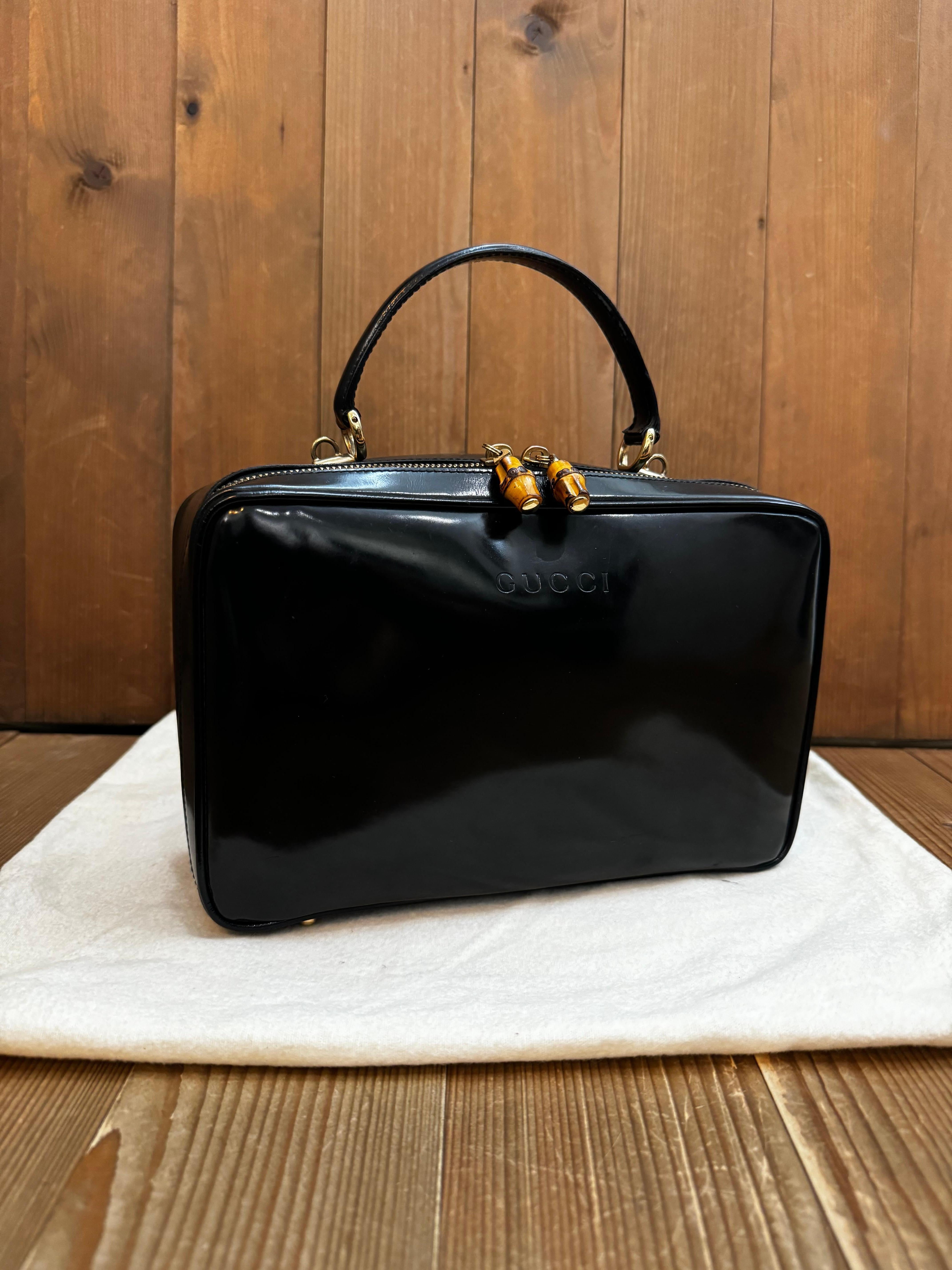 1990 Vintage GUCCI Petit Vanity Case Sac à main Cuir poli Noir Bon état à Bangkok, TH