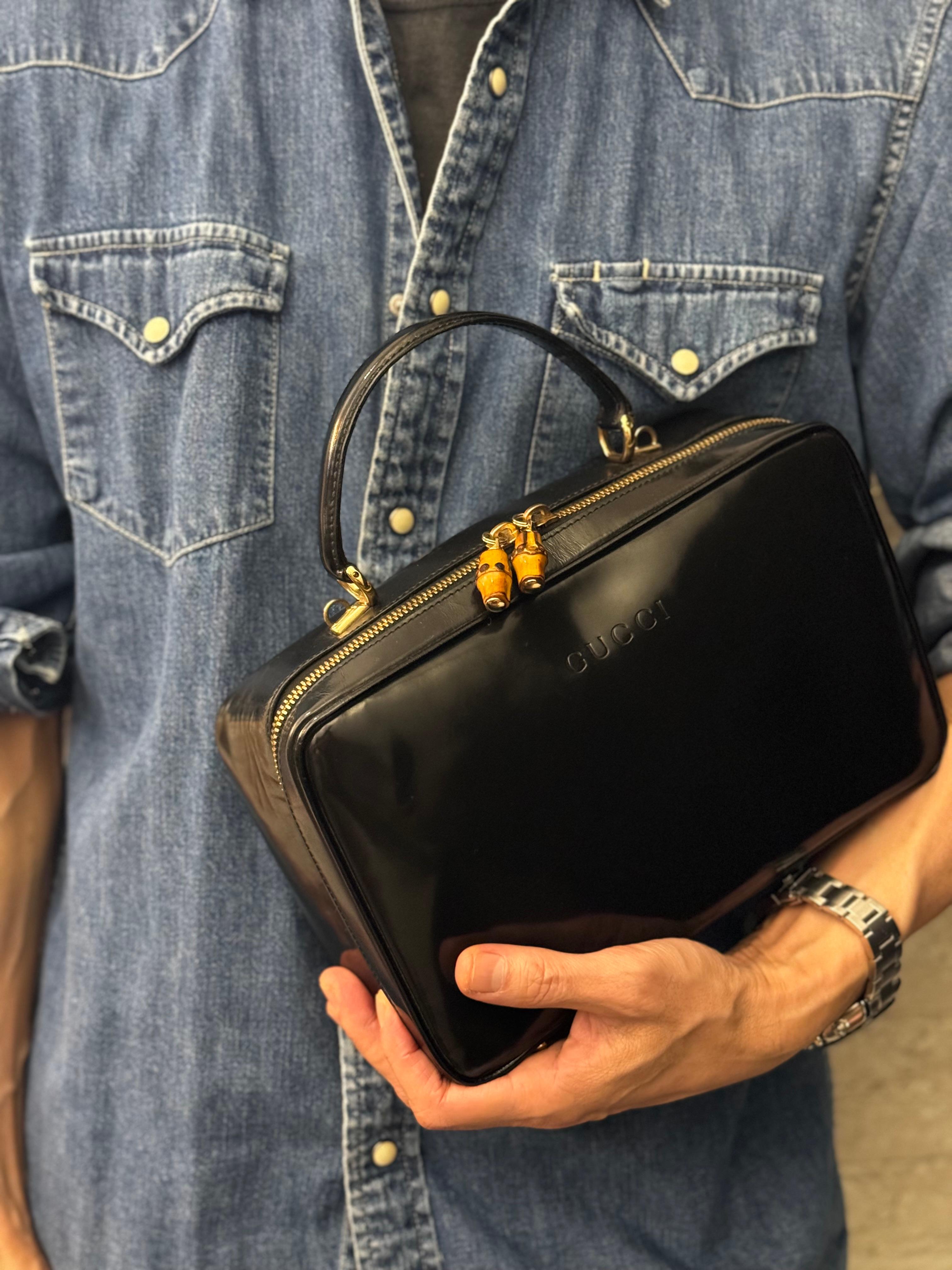 1990 Vintage GUCCI Petit Vanity Case Sac à main Cuir poli Noir 1