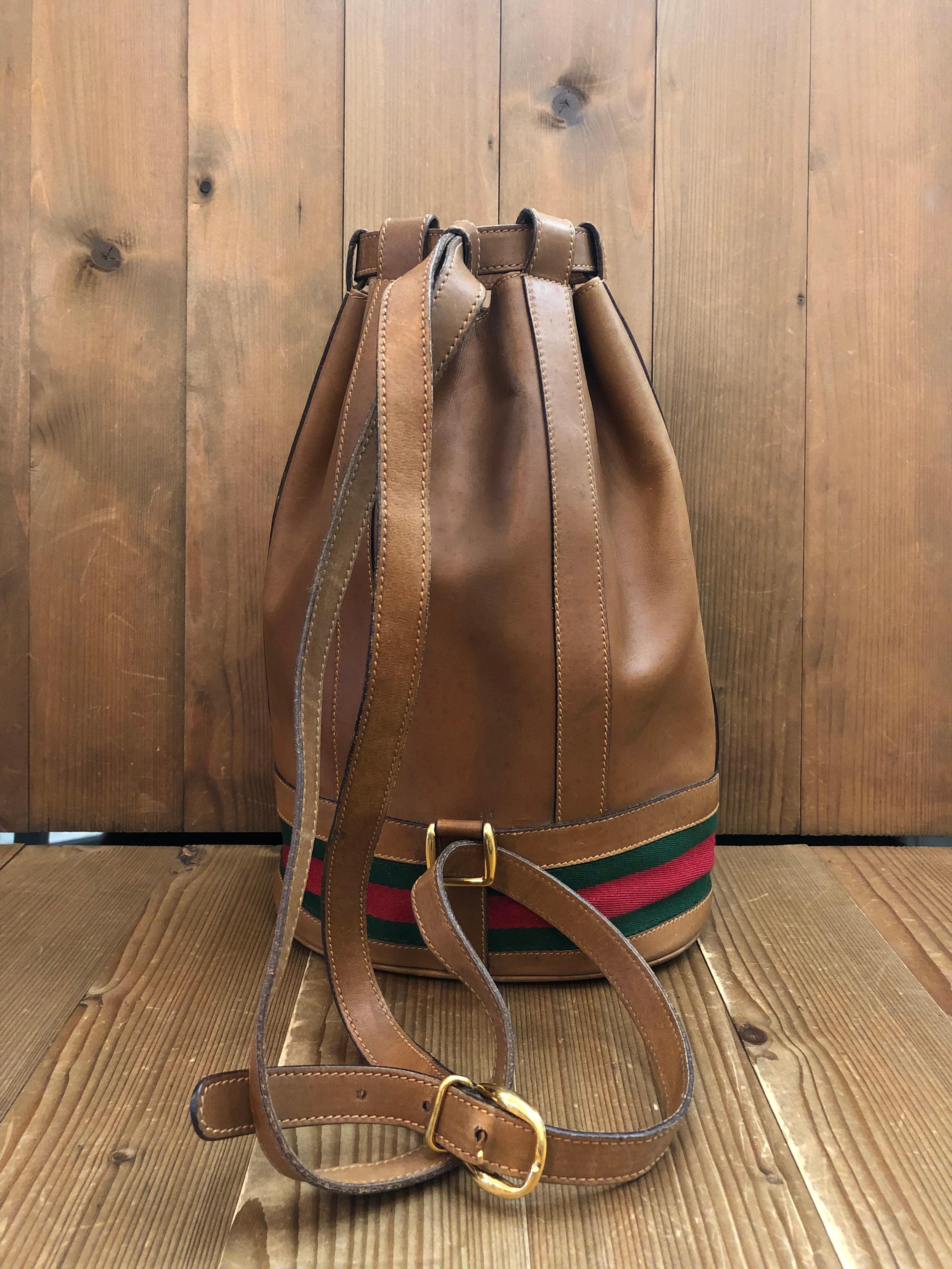 1990s Vintage GUCCI Web Bucket Shoulder Bag Tan Leather Unisex In Fair Condition For Sale In Bangkok, TH
