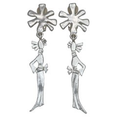 Hanae Mori Clips d'oreilles vintage « Geisha Massive » en argent de couleur argenté, années 1990