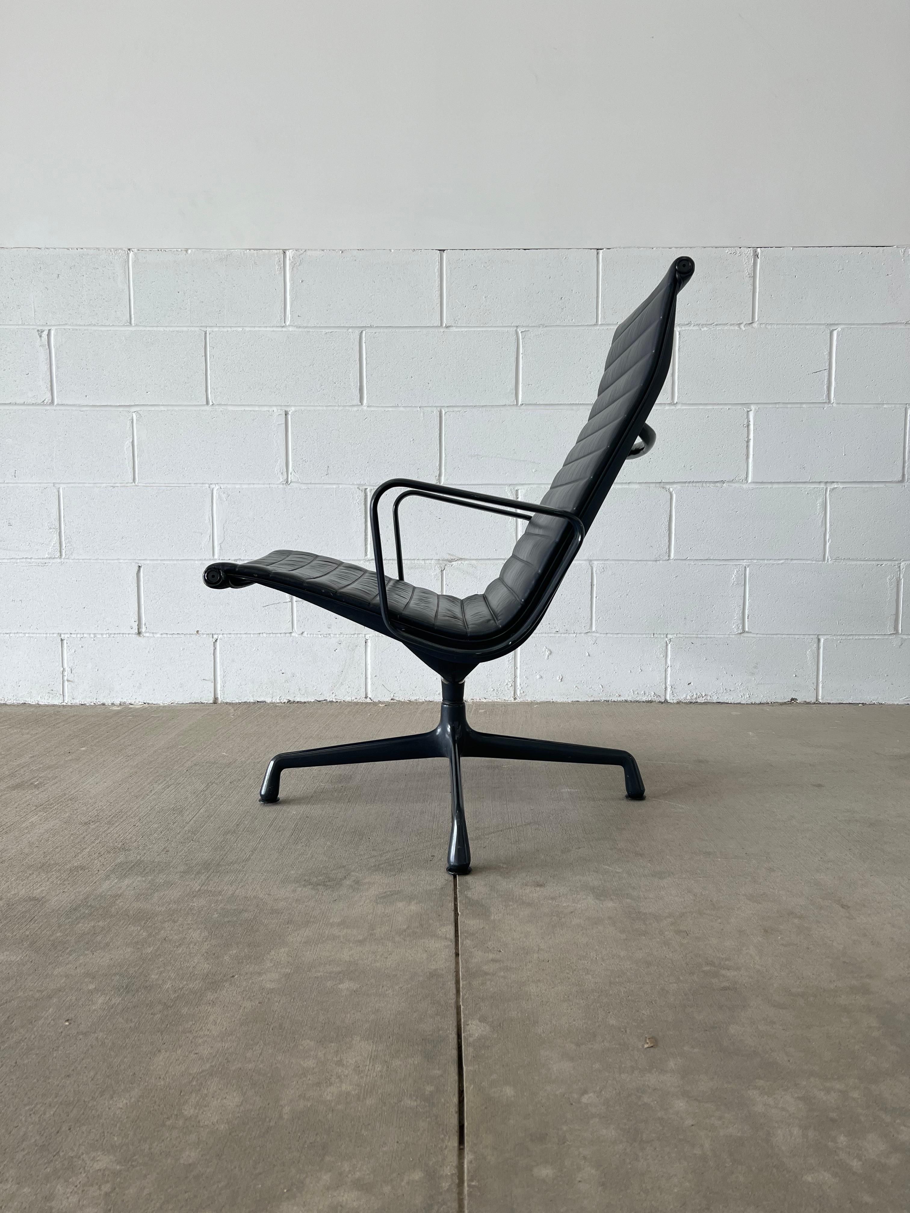 An iconic silhouette in contemporary finish, the Aluminum Group Lounge Chair by husband and wife duo Charles and Ray Eames.