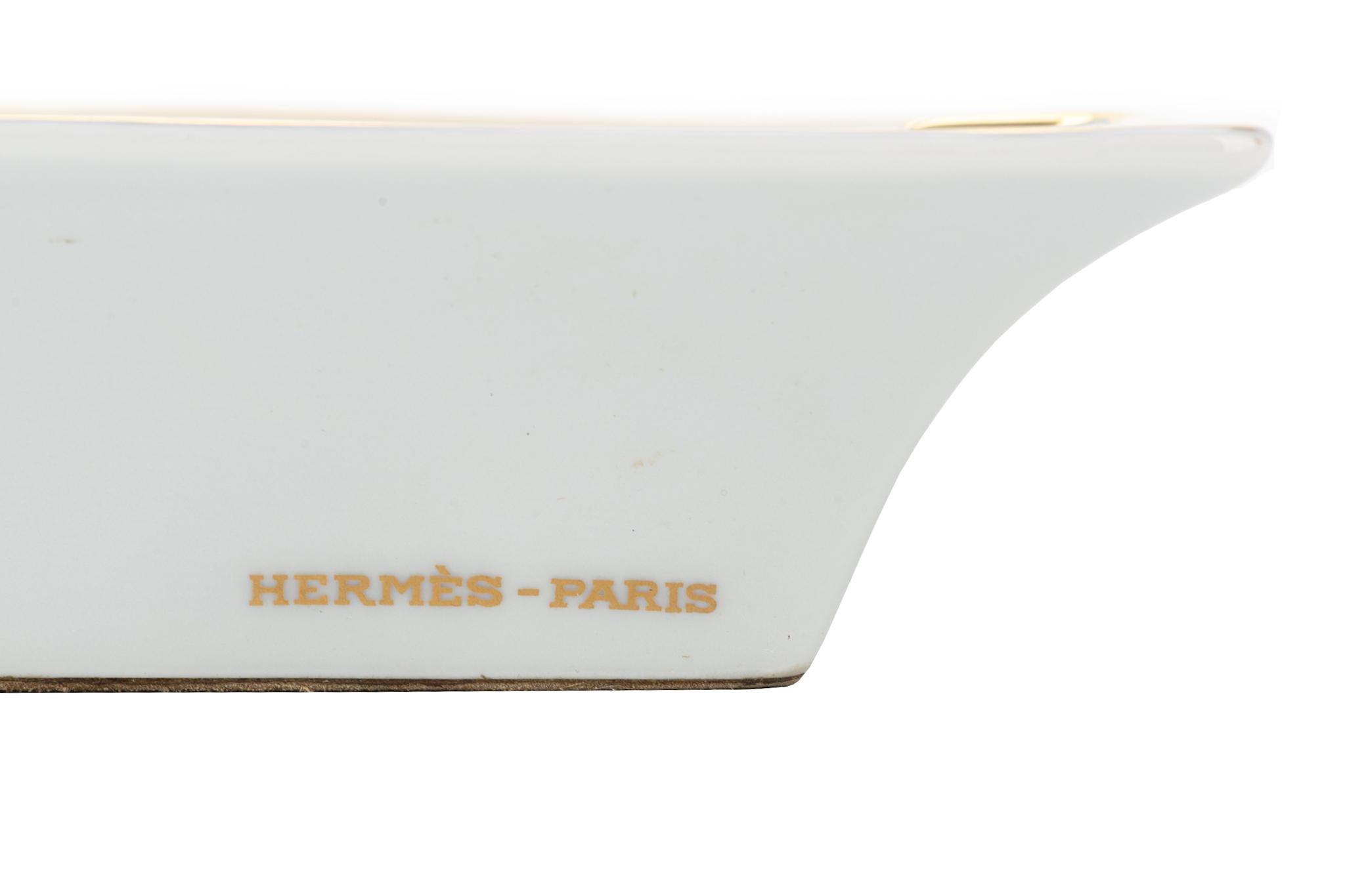 1990er Vintage Hermes Aschenbecher aus Porzellan mit Jagdhundmotiv im Zustand „Gut“ in West Hollywood, CA