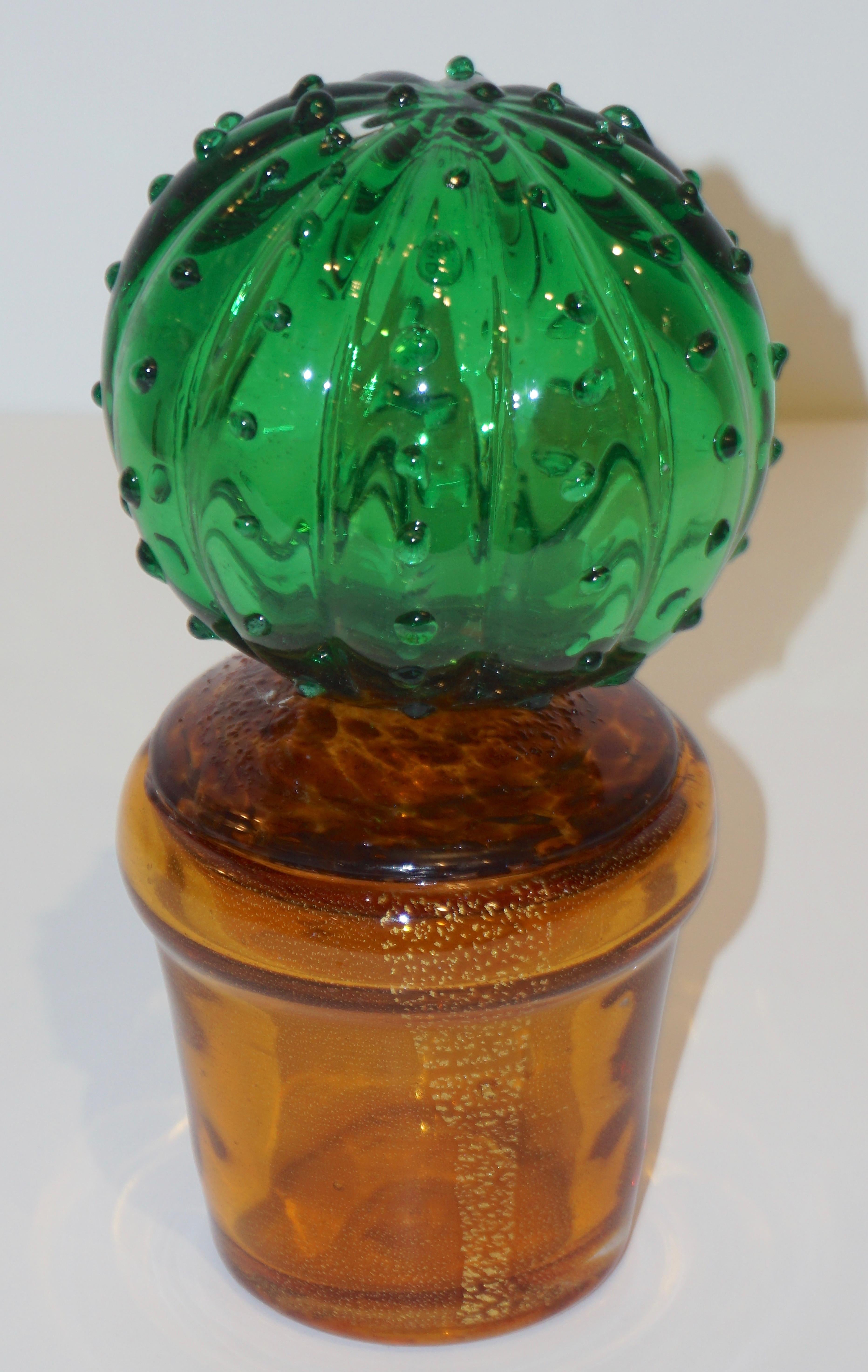 Or Petit cactus de verre de Murano vintage vert vif dans un pot doré peint, années 1990 en vente