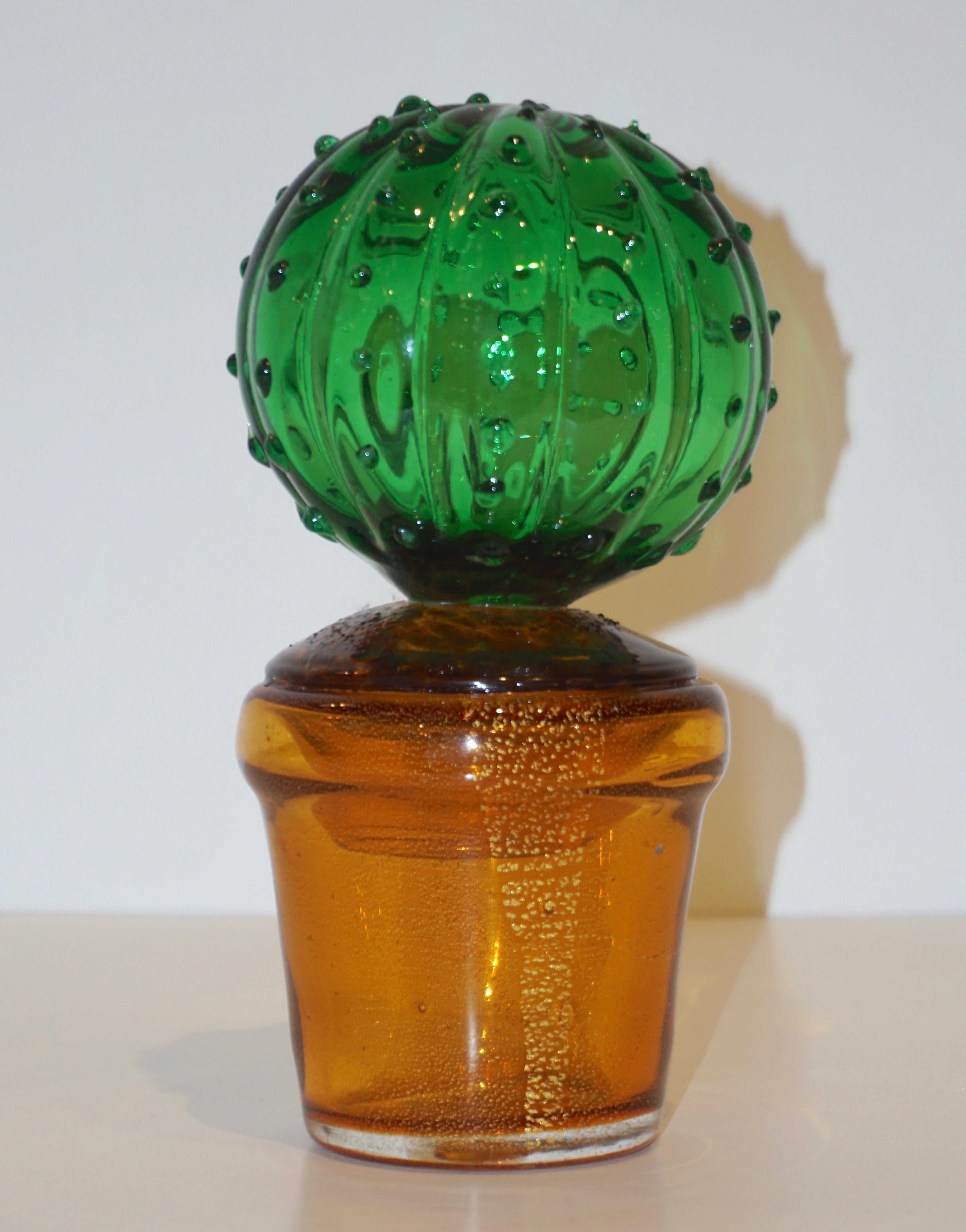 Petit cactus de verre de Murano vintage vert vif dans un pot doré peint, années 1990 en vente 1