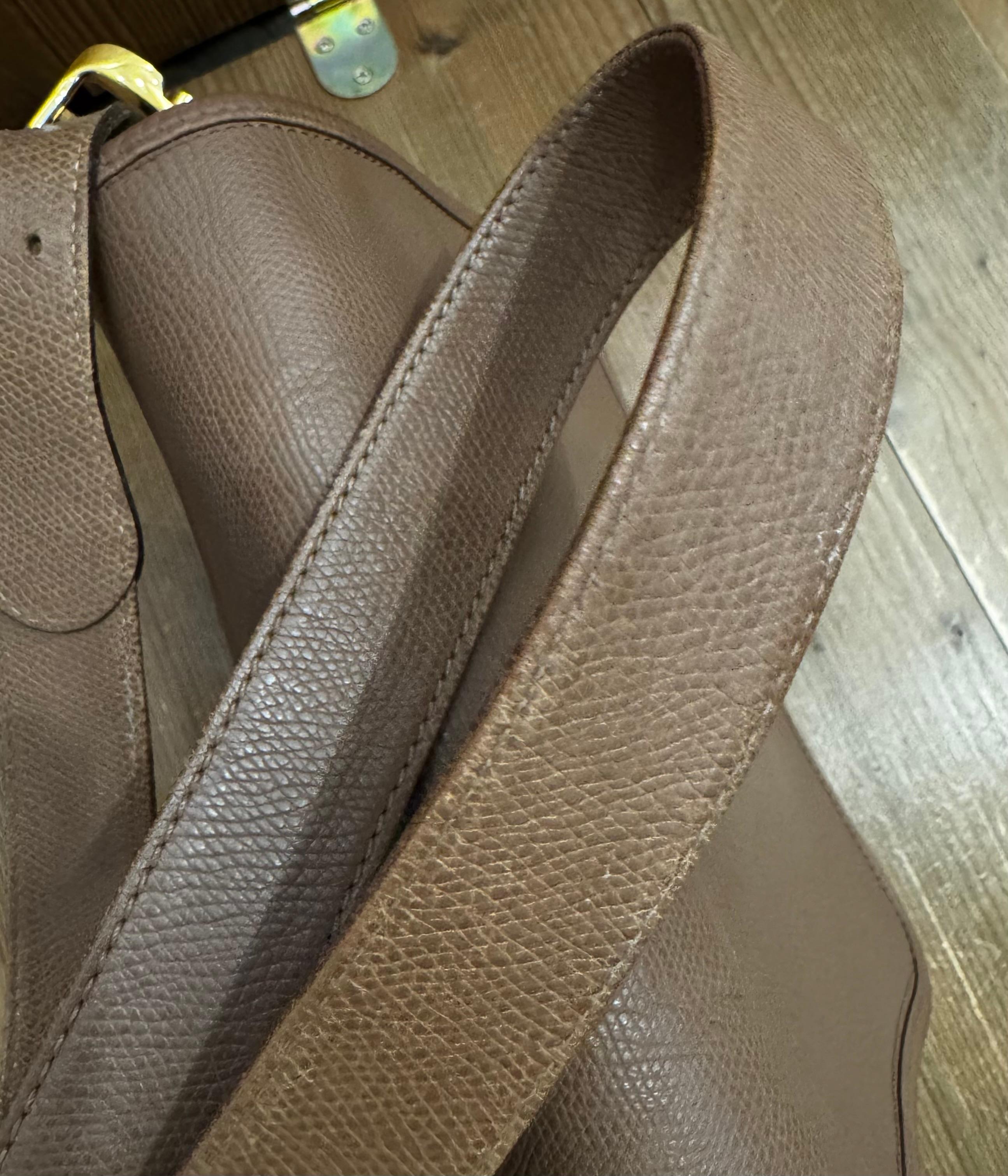 1990s Vintage LOEWE Anagram Leder Crossbody Tasche Brown Brown Unisex im Angebot 2