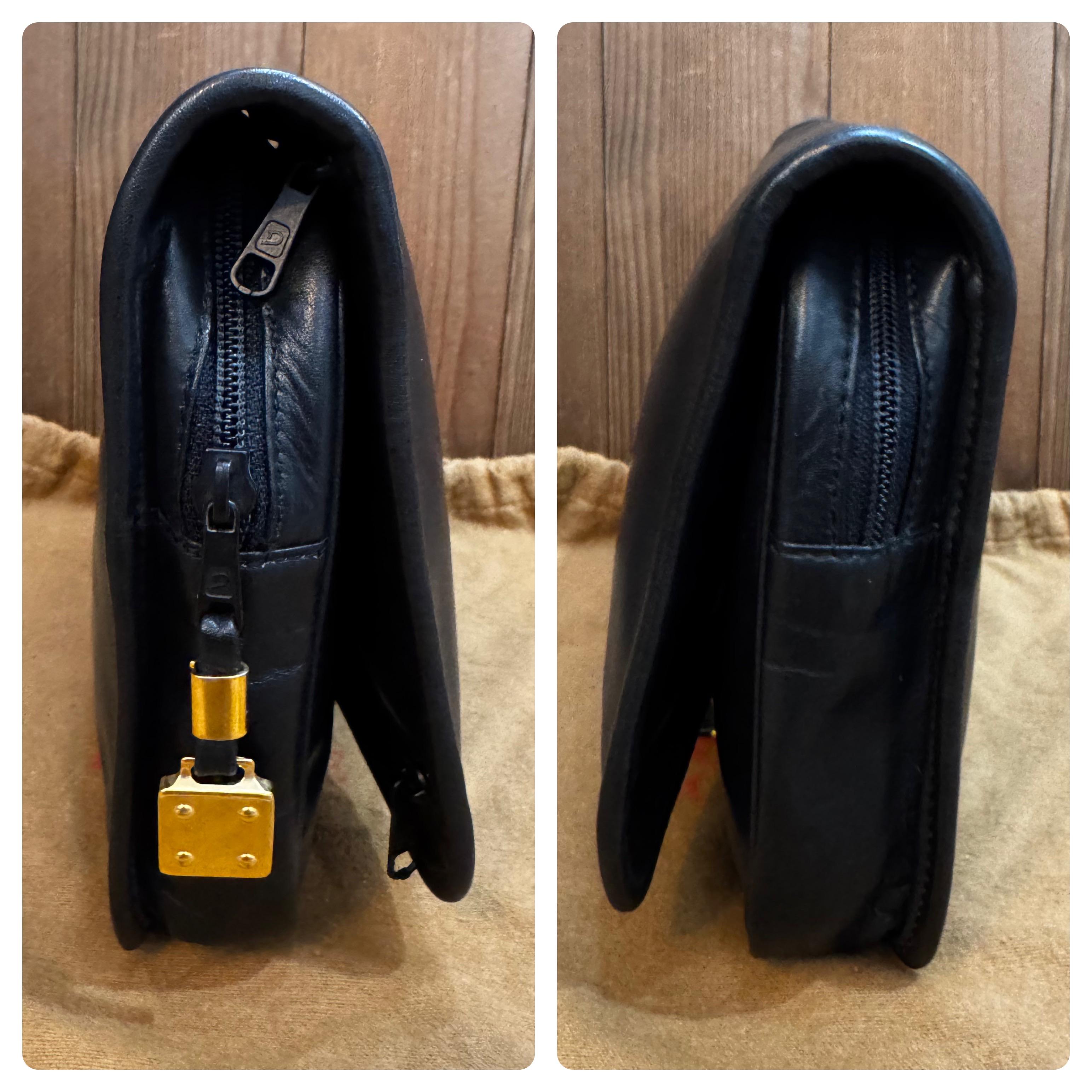1990 Vintage LOEWE Pochette à deux volets en cuir de veau Noir Pour femmes en vente