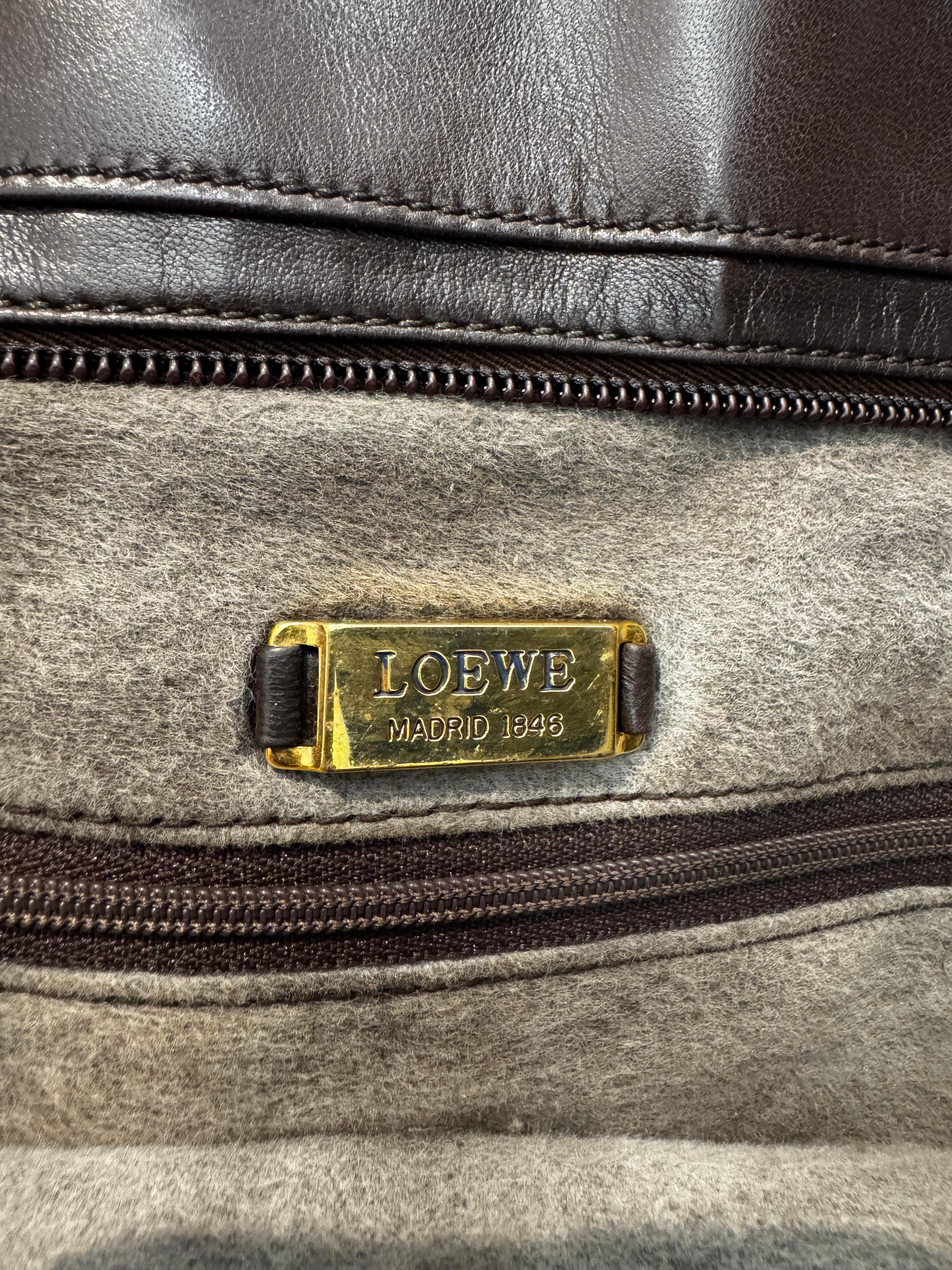 1990s Vintage LOEWE Calfskin Leather XL Clutch Bag Brown For Sale 3