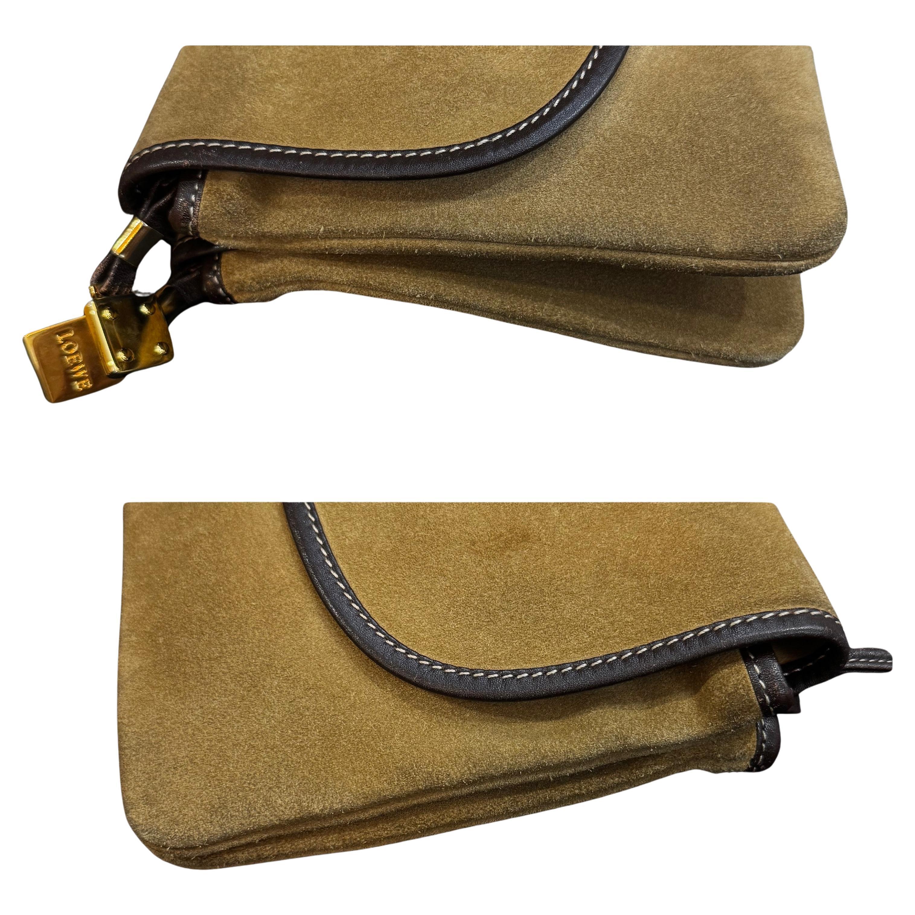 1990s Vintage LOEWE Doppelseitige Wildleder Anagramm Crossbody Bag Braun Klein im Angebot 2