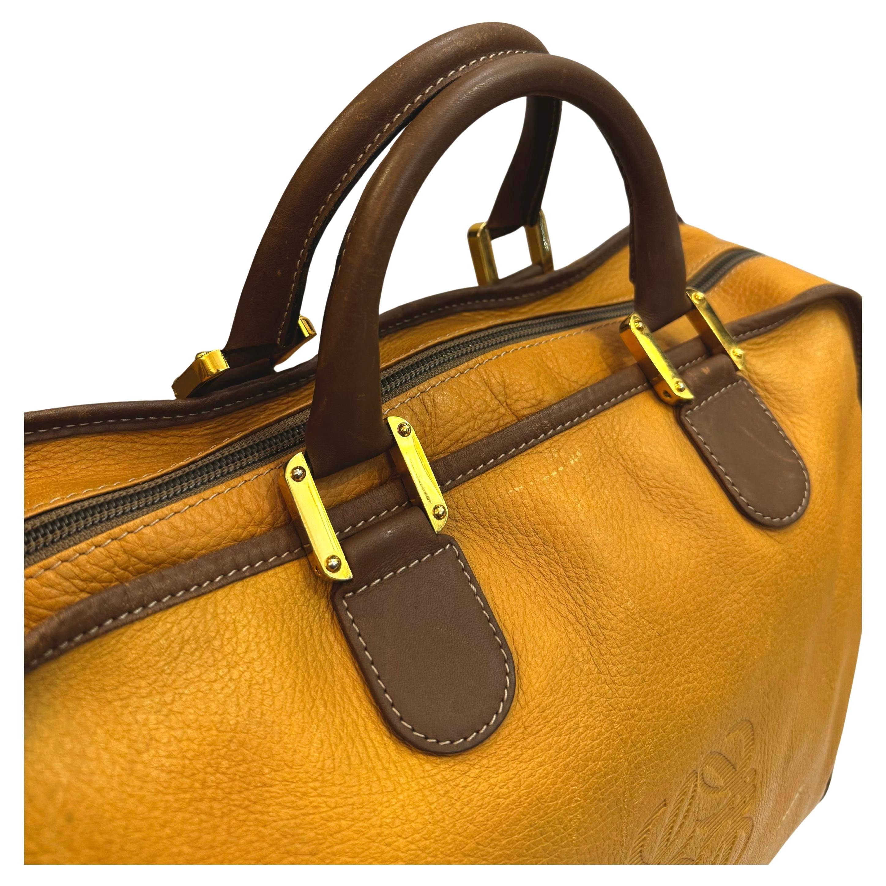 1990er Vintage LOEWE Leder Amazona Boston Tasche 40 Senf für Damen oder Herren im Angebot