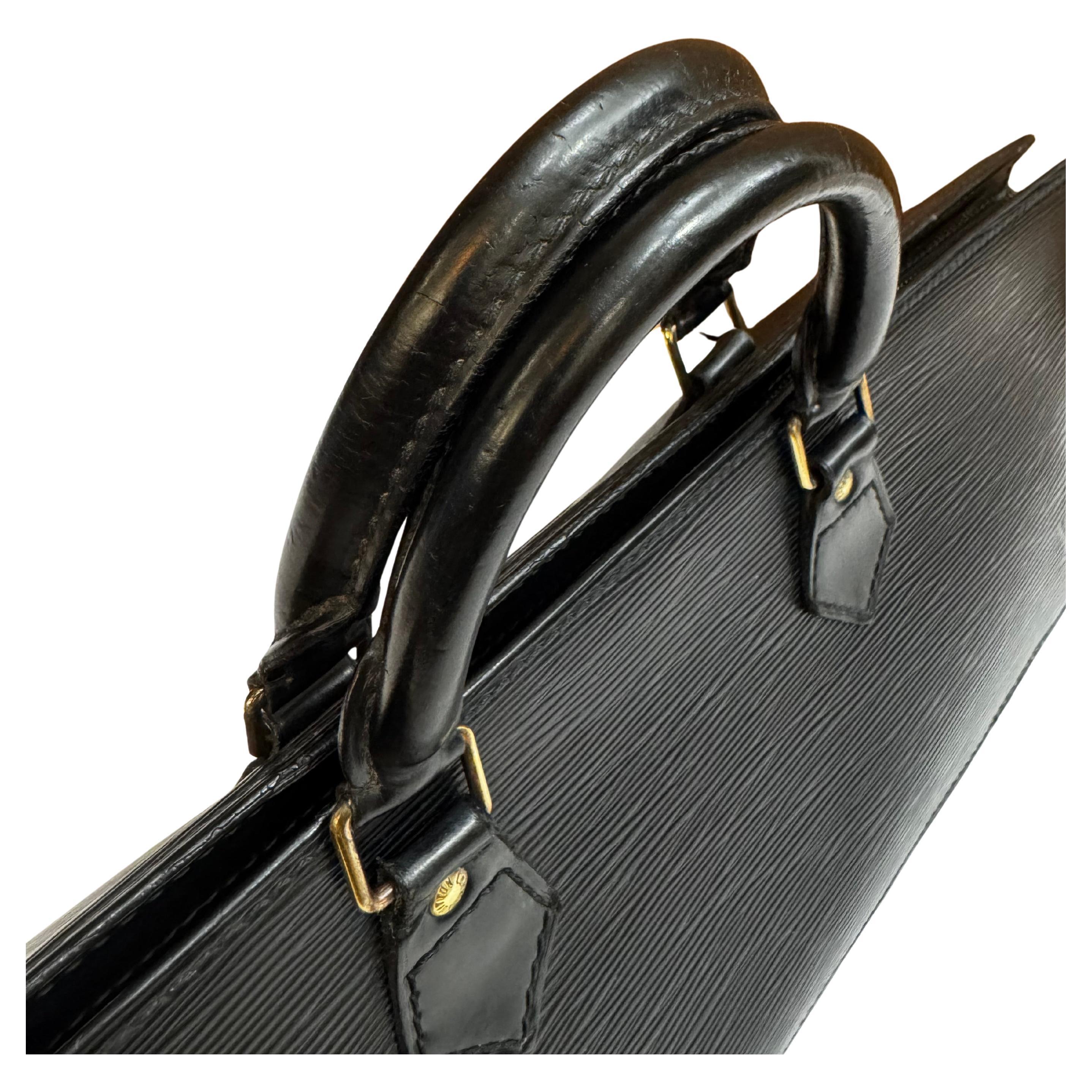 1990s Vintage LOUIS VUITTON Epi Leather Sac Triangle Handbag Black In Fair Condition In Bangkok, TH