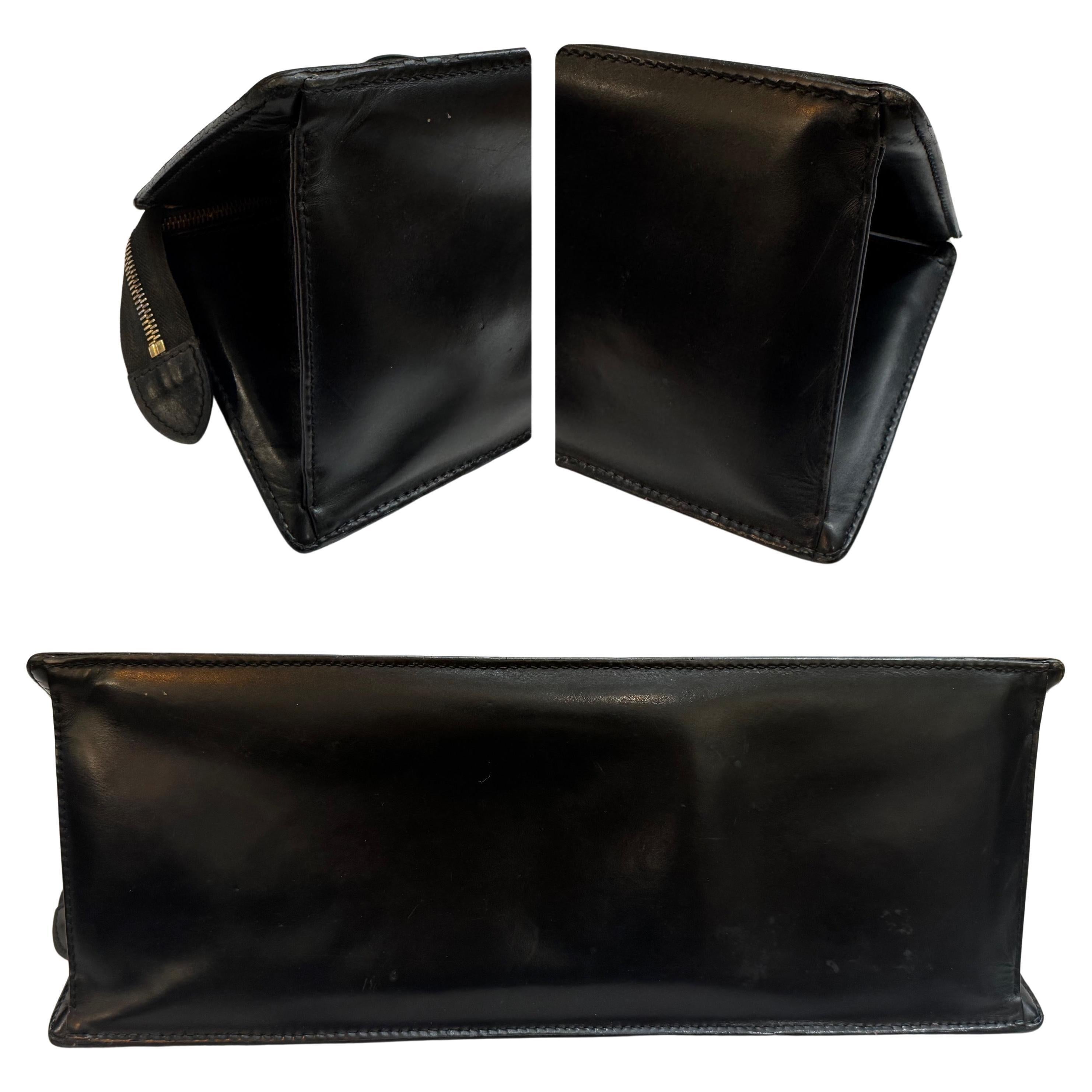 1990s Vintage LOUIS VUITTON Epi Leather Sac Triangle Handbag Black 1
