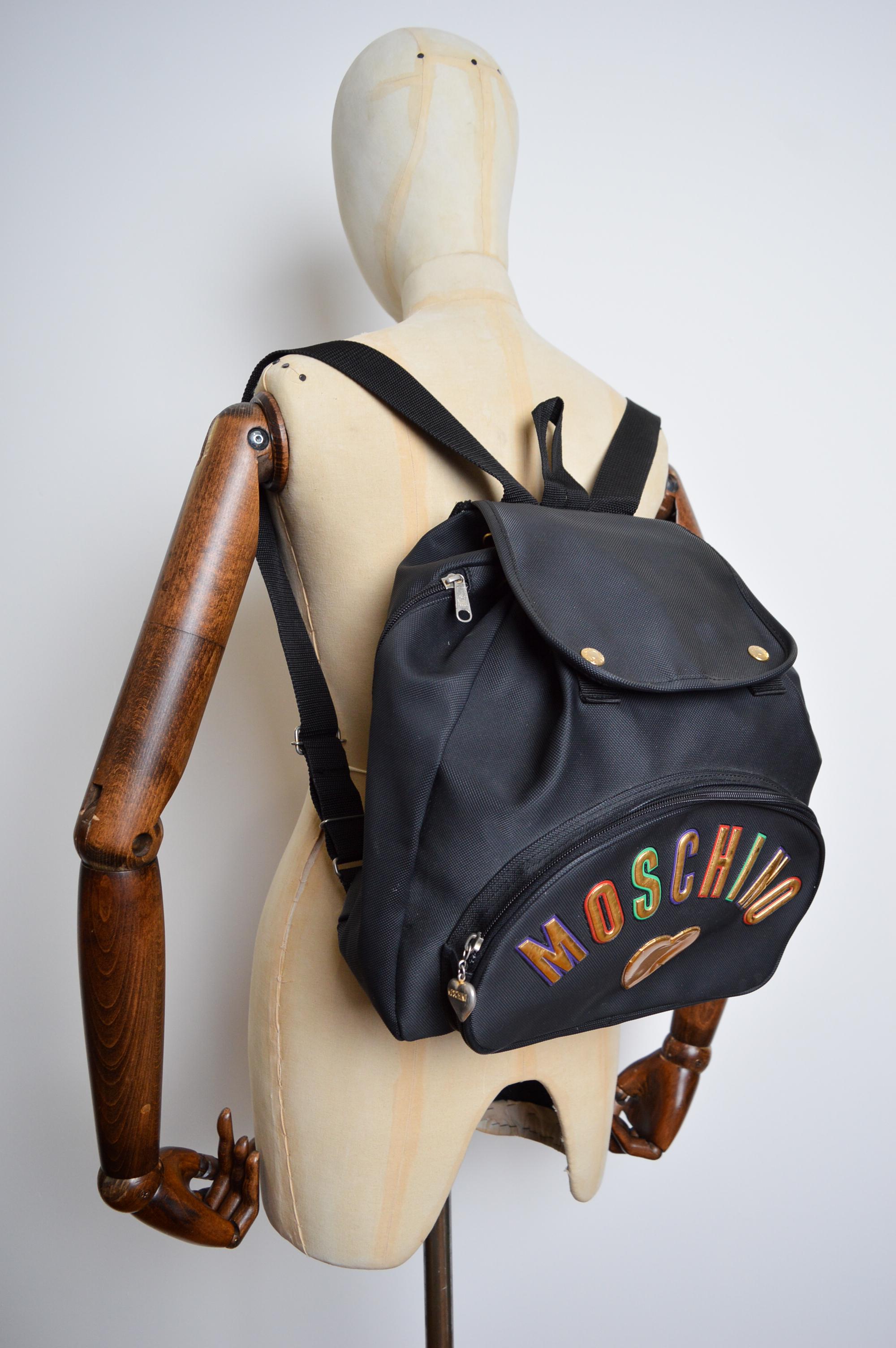 1990's Vintage Moschino Backpack - Gold Letter Rucksack Bag For Sale 6