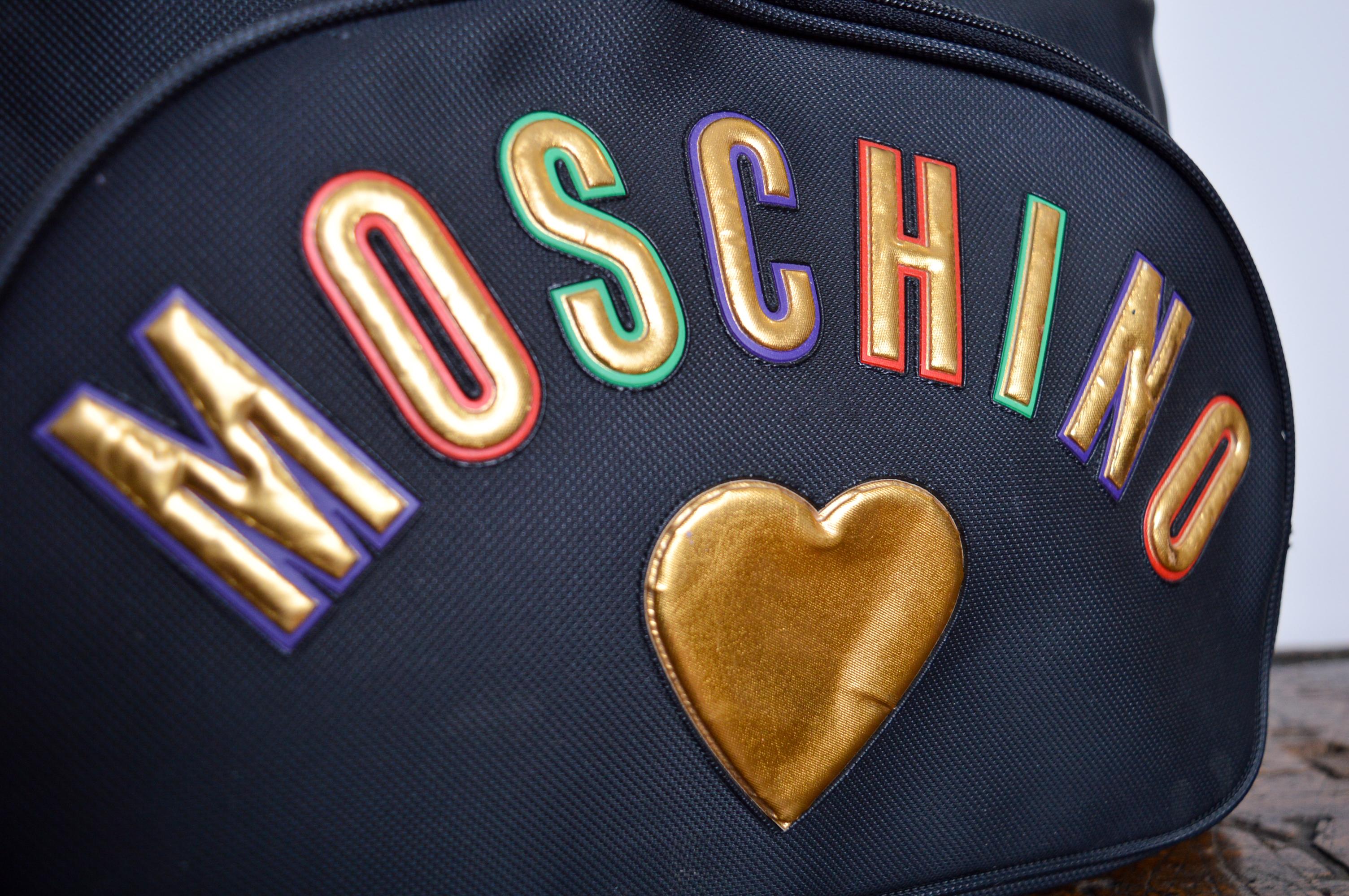 1990's Vintage Moschino Backpack - Gold Letter Rucksack Bag In Good Condition For Sale In Sheffield, GB