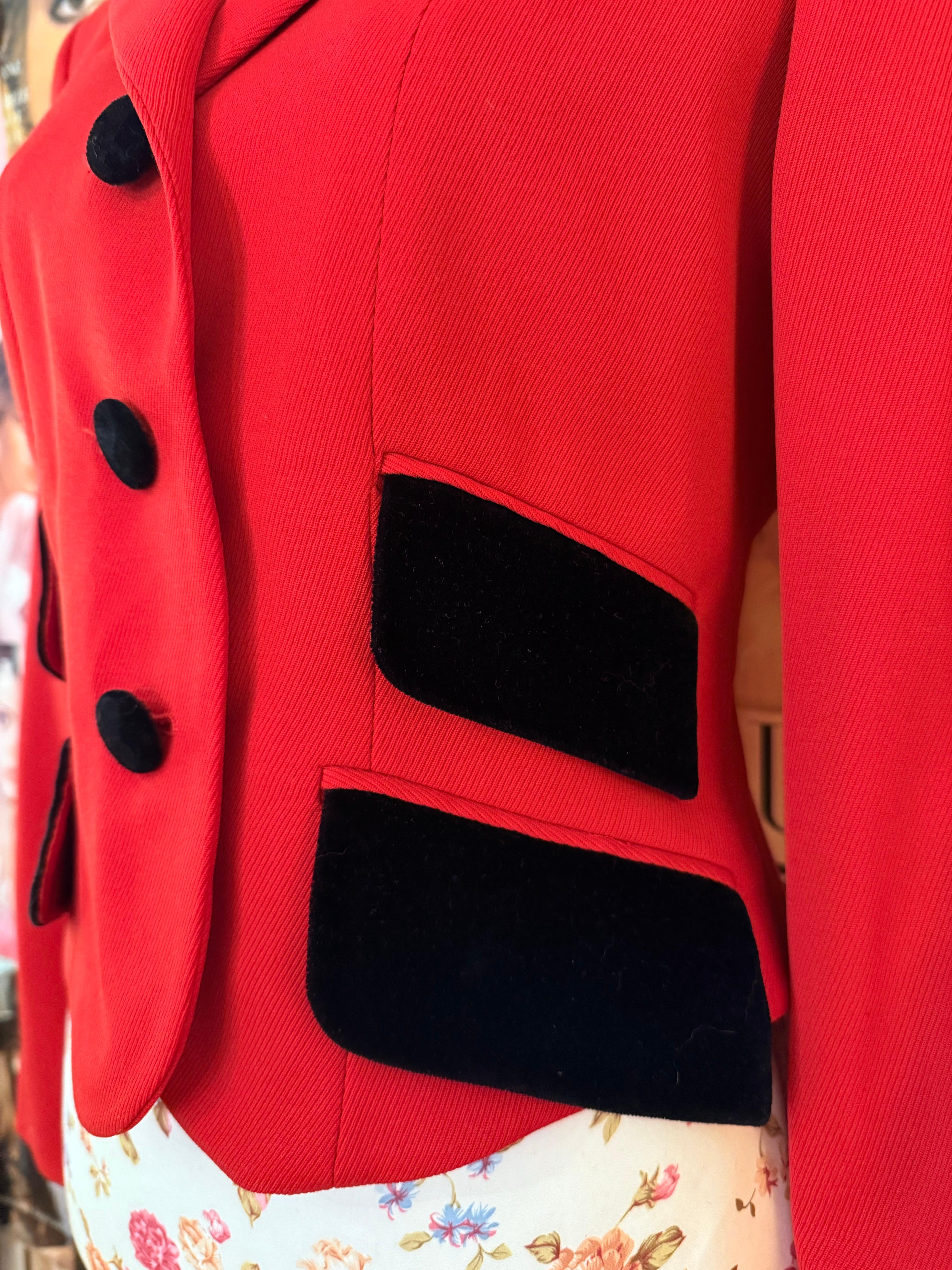 Vintage anni '90 Moschino Cheap and Chic giacca blazer rossa in vendita 1