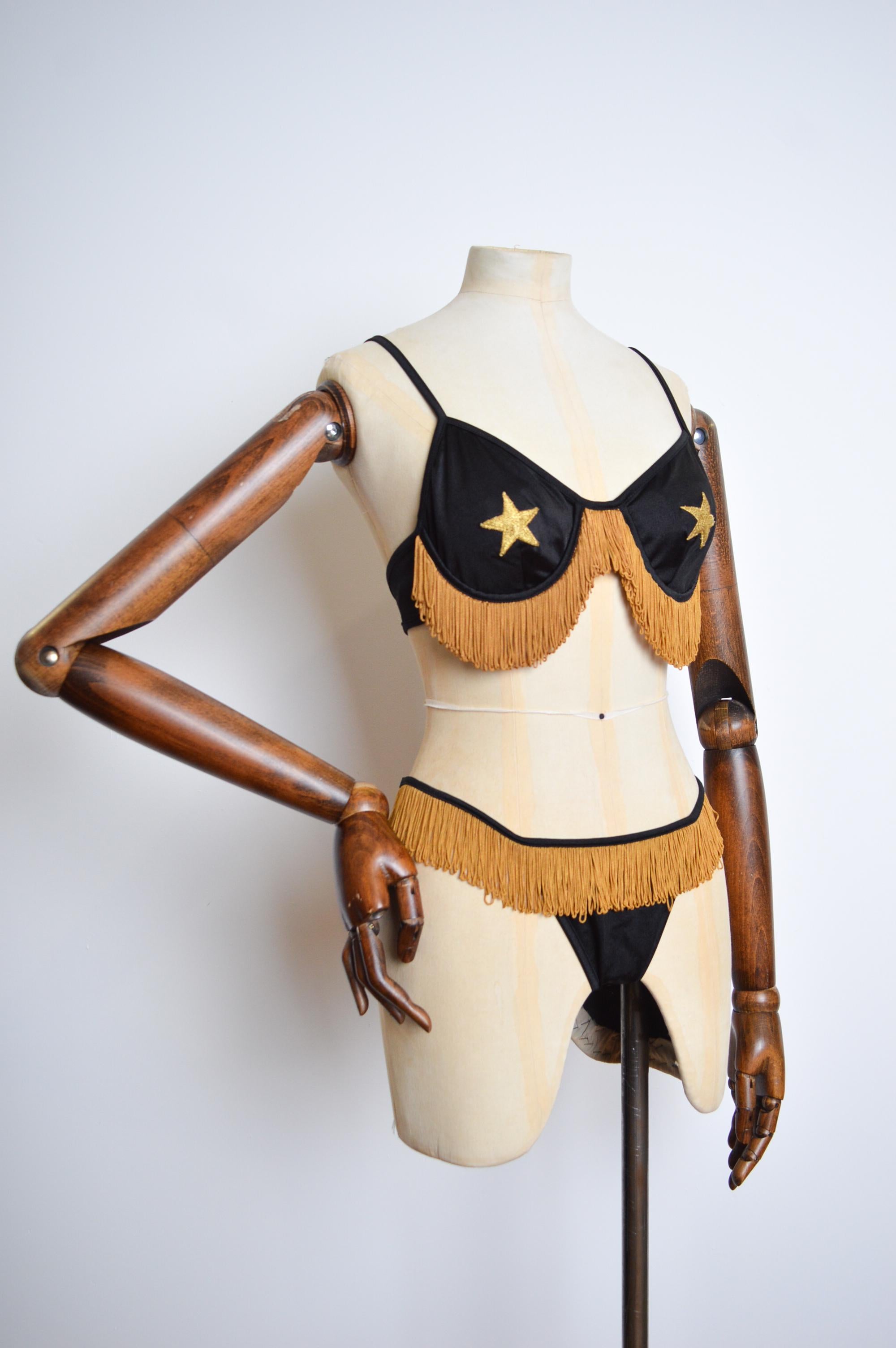 1990er Jahre Vintage MOSCHINO Fransen Showgirl Quasteed Bikini Cowgirl Kostüm im Angebot 2