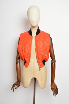 Veste bomber MA1 courte matelassée orange Moschino vintage des années 1990
