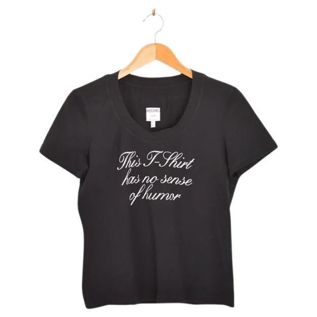 1990's Vintage Moschino 'This T Shirt Has No Sense of Humour' Slogan Baby tee en vente