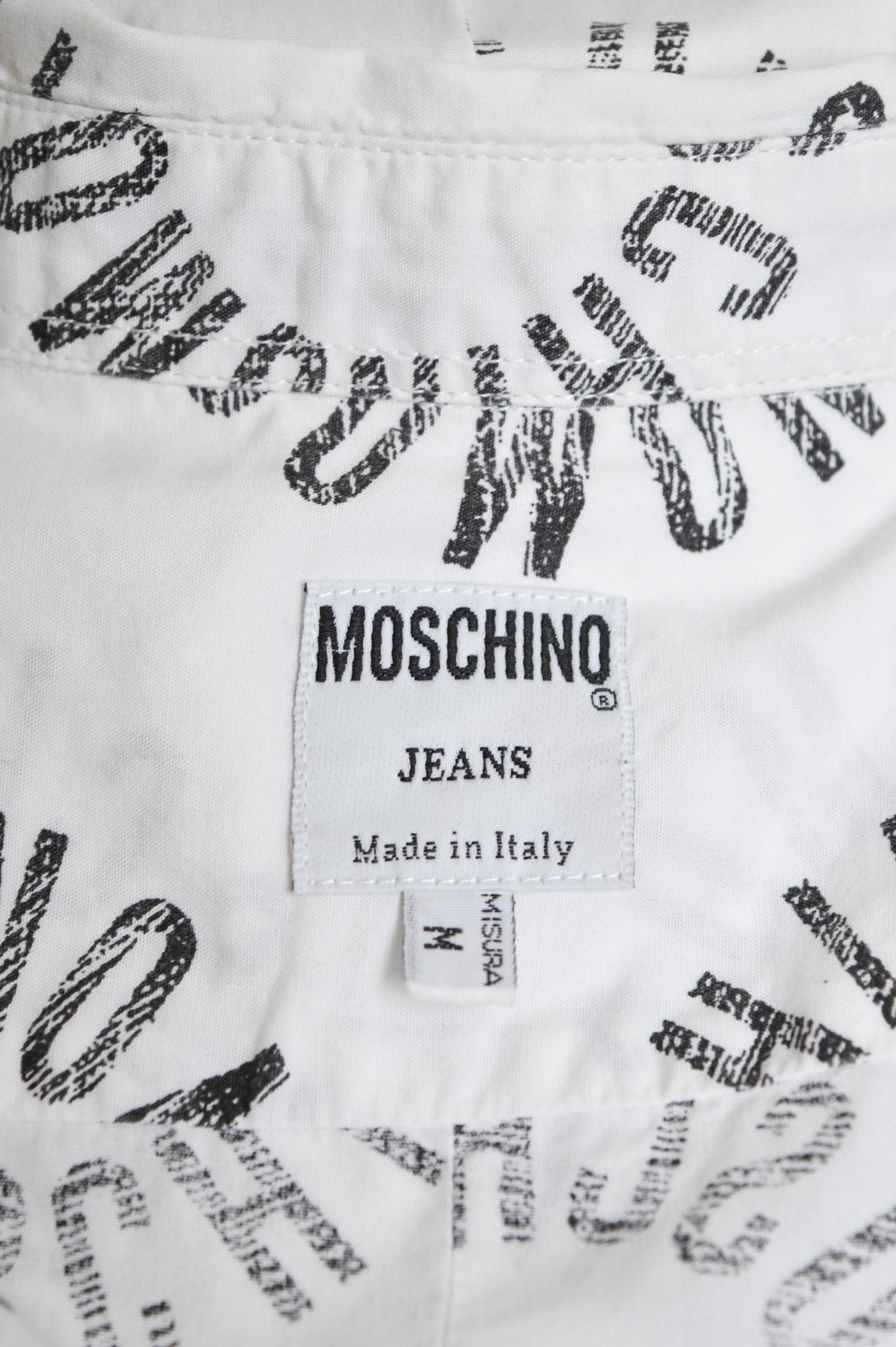 1990er Jahre Vintage MOSCHINO Ibiza Hemd mit kurzen Ärmeln aus weißer Baumwolle mit Wiederholungsdruck im Angebot 5