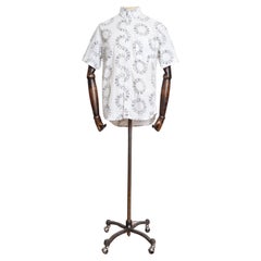 1990er Jahre Vintage MOSCHINO Ibiza Hemd mit kurzen Ärmeln aus weißer Baumwolle mit Wiederholungsdruck