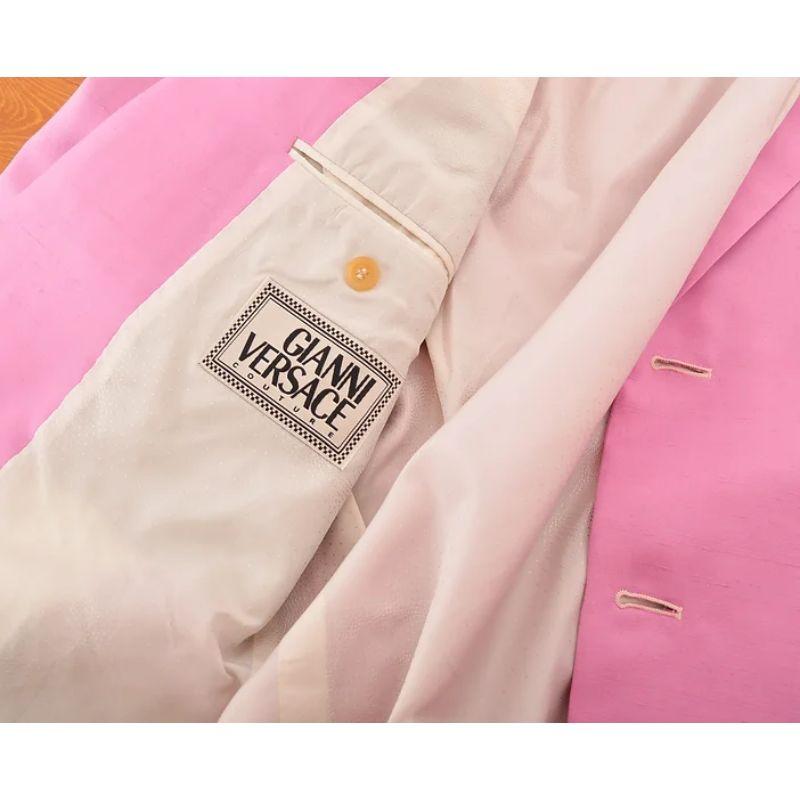 1990's Vintage Rosa Gianni Versace Couture Blazer Traje Chaqueta en venta 3