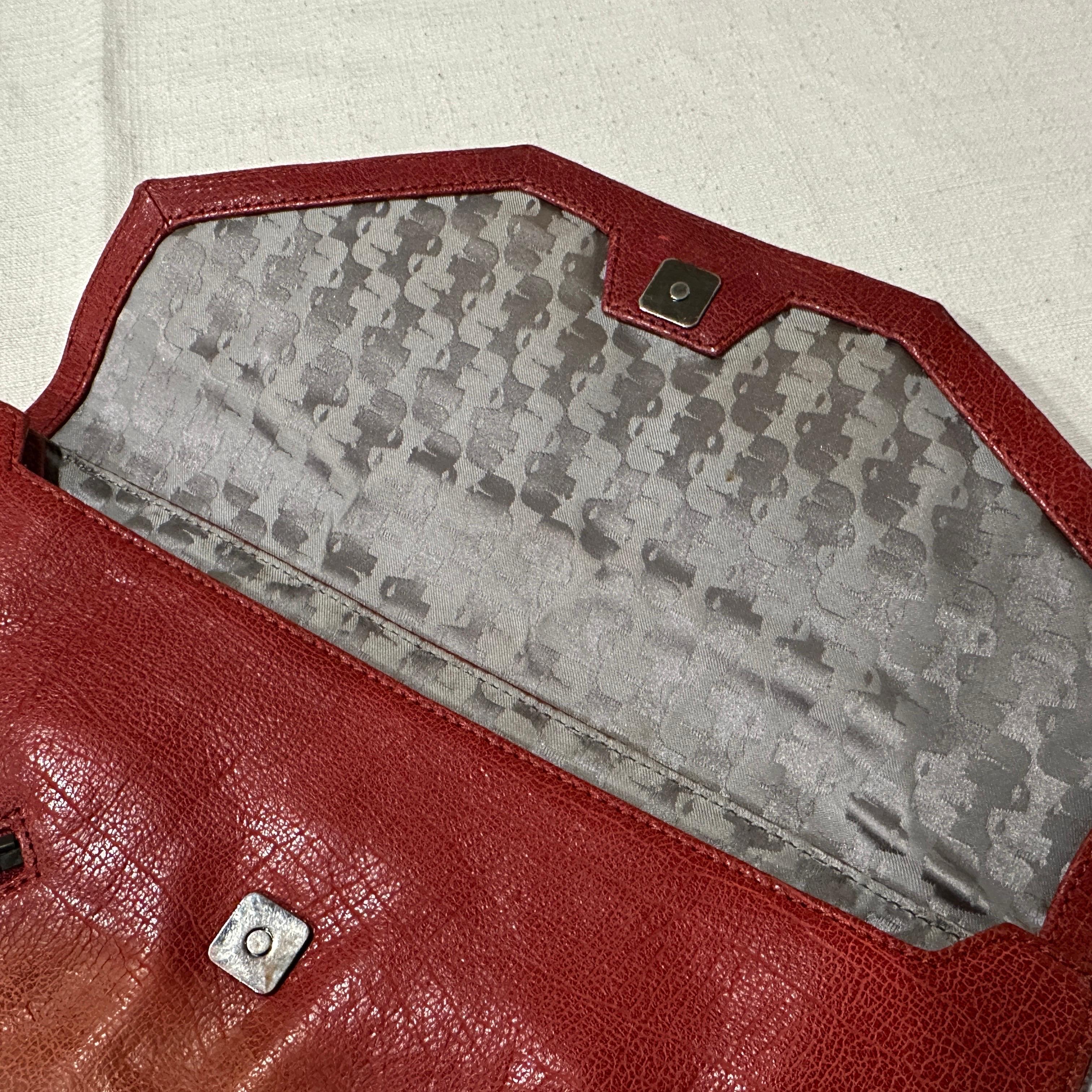 1990s Vintage Red Leather Karl Lagerfeld Envelope Bag For Sale 7