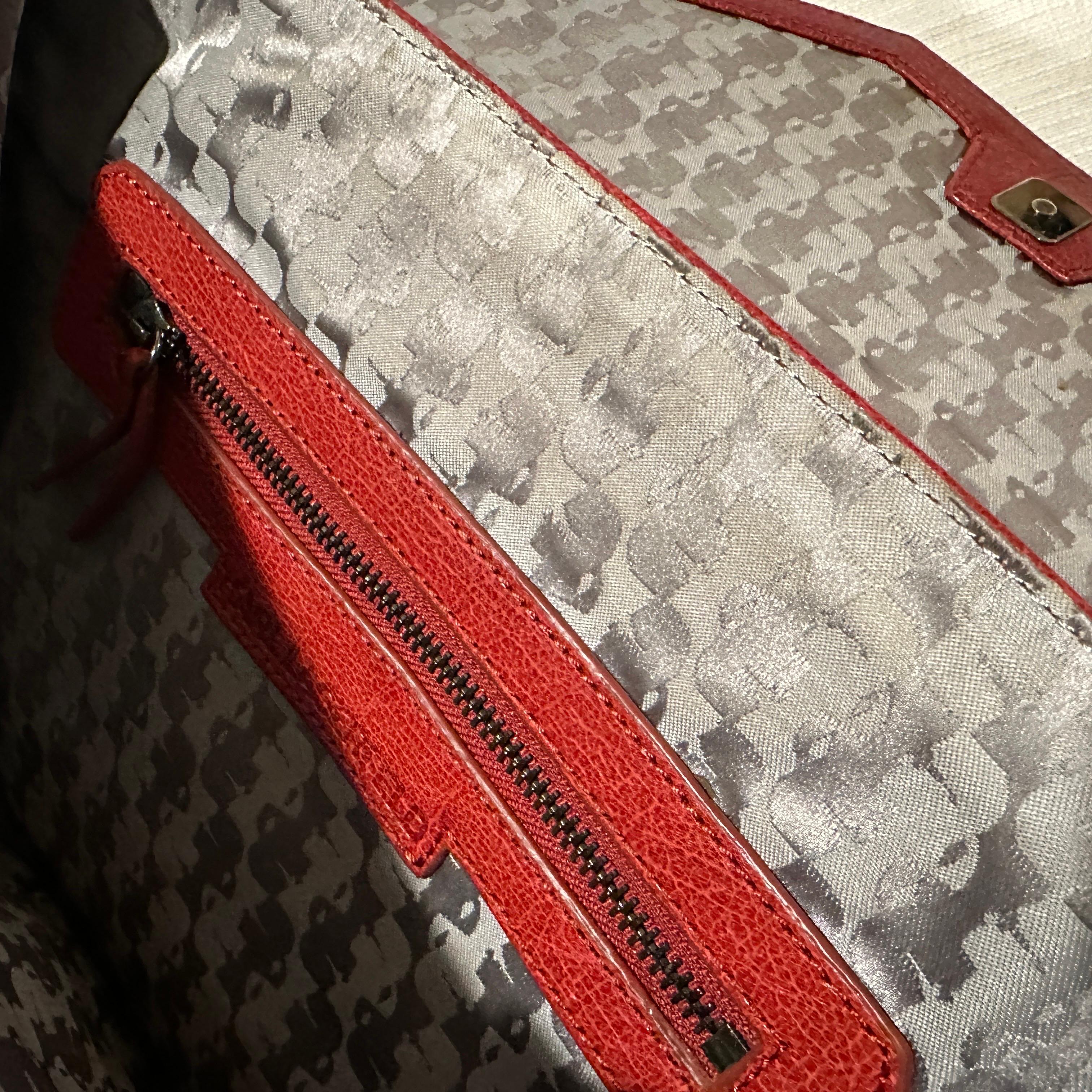 1990s Vintage Red Leather Karl Lagerfeld Envelope Bag For Sale 4