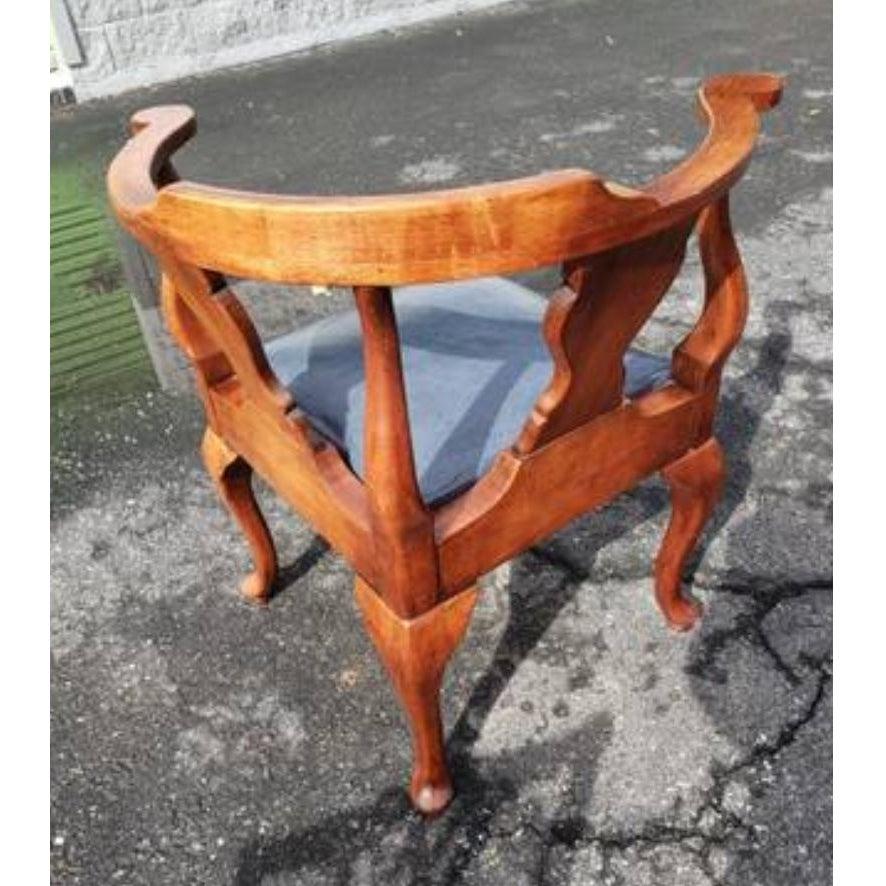 American 1990s Vintage Solid Mahogany Corner Chair