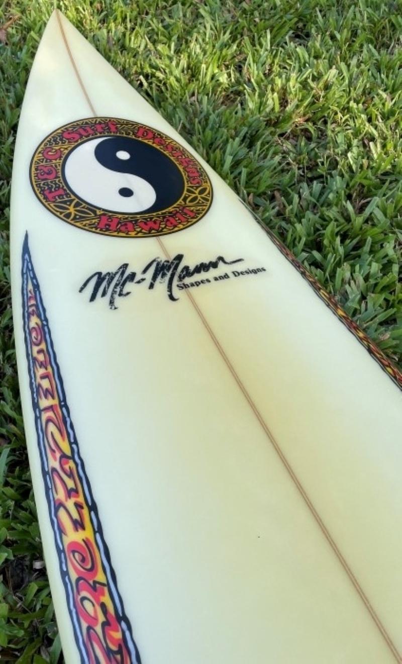 1990s Vintage Town & Country shortboard by Ned McMann In Good Condition For Sale In Haleiwa, HI