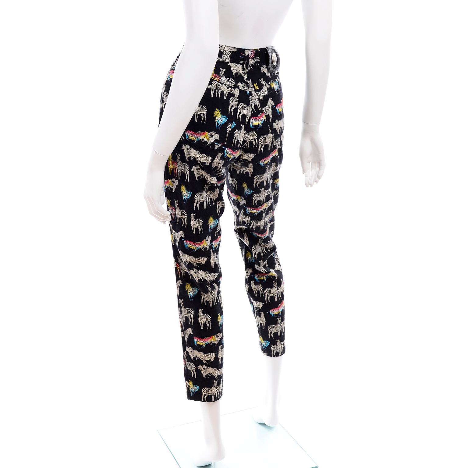 Noir 1990 Vintage Versace Jeans Couture Pantalon noir en imprimé zèbre arc-en-ciel Ombre en vente