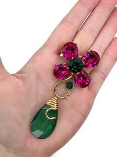 1990 Vintage Yves Saint Laurent Greene & Greene Broche fleur en cristal vert rose