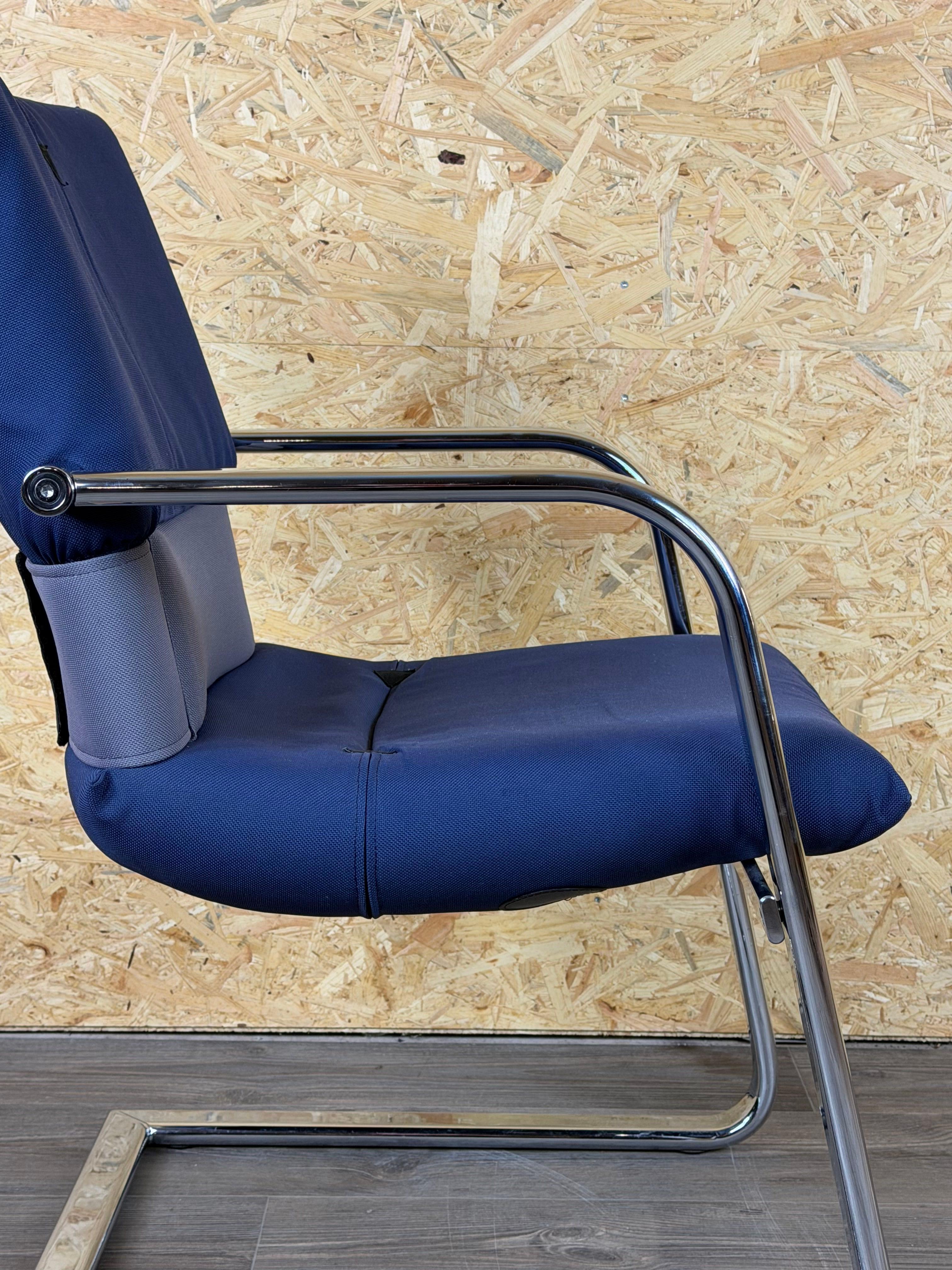 1990 Vitra Figura Cantilever Chair, Design/One par Mario Bellini, Objects for Objects, Metal en vente 5