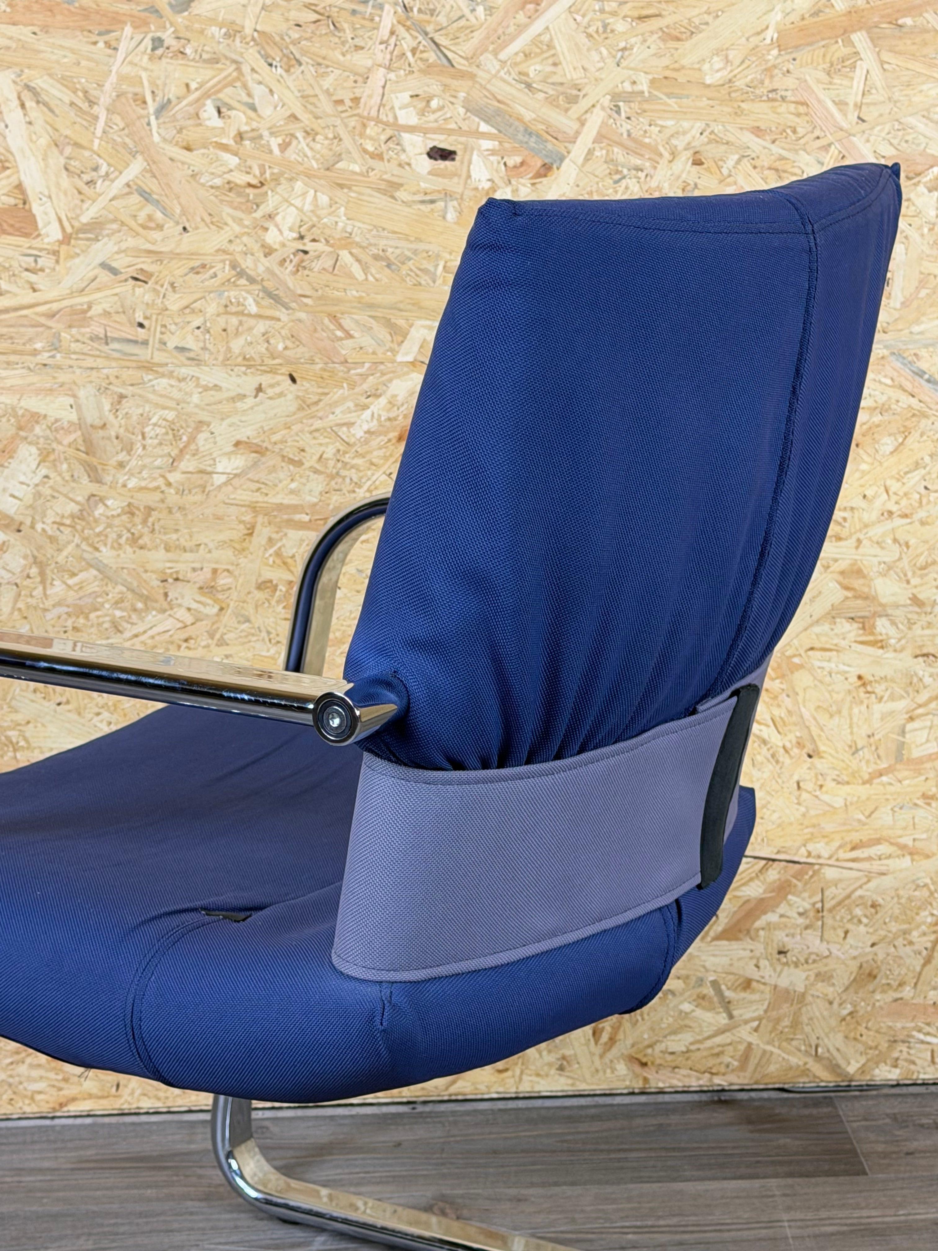 1990 Vitra Figura Cantilever Chair, Design/One par Mario Bellini, Objects for Objects, Metal en vente 9