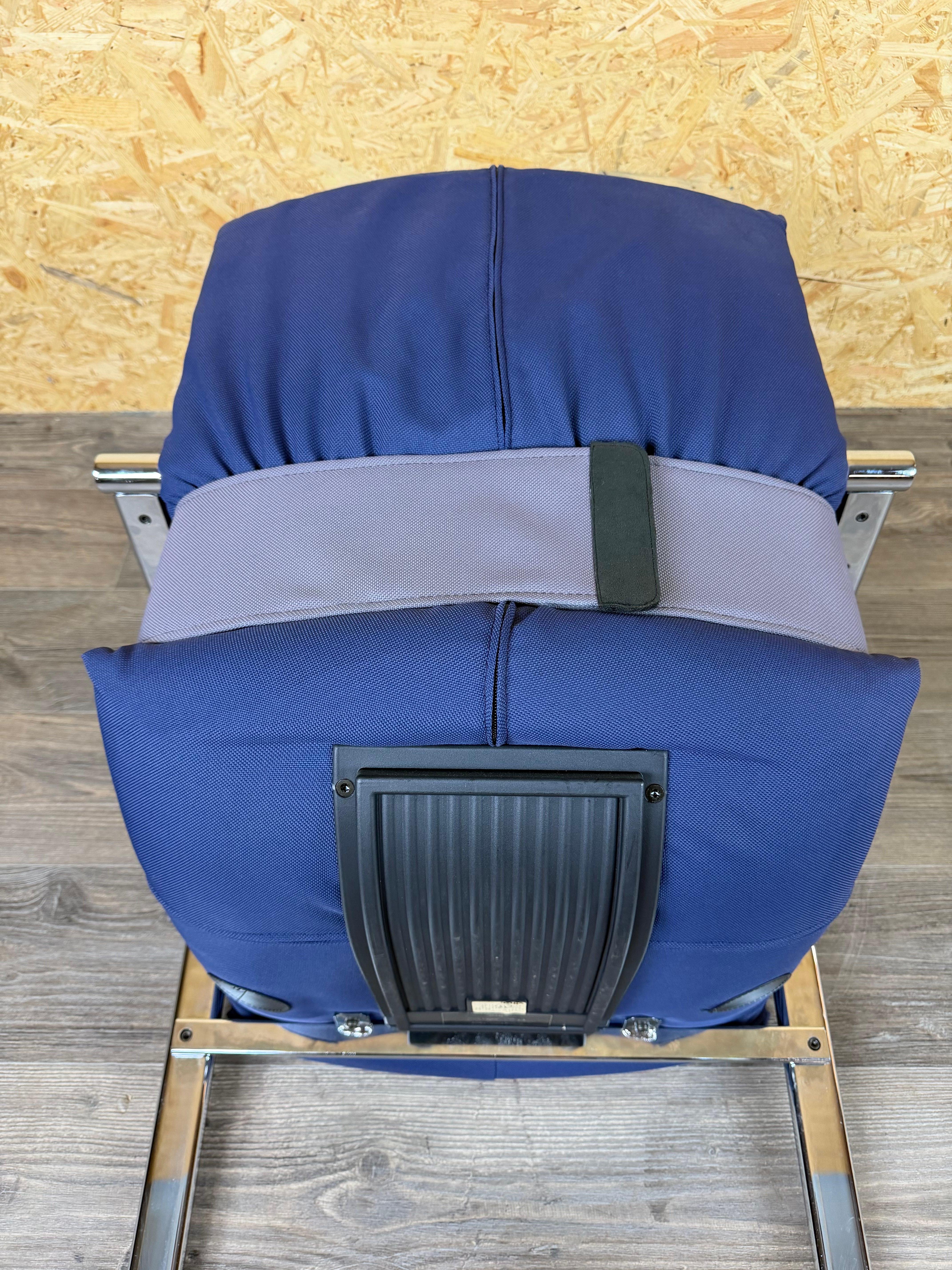 1990 Vitra Figura Cantilever Chair, Design/One par Mario Bellini, Objects for Objects, Metal en vente 14