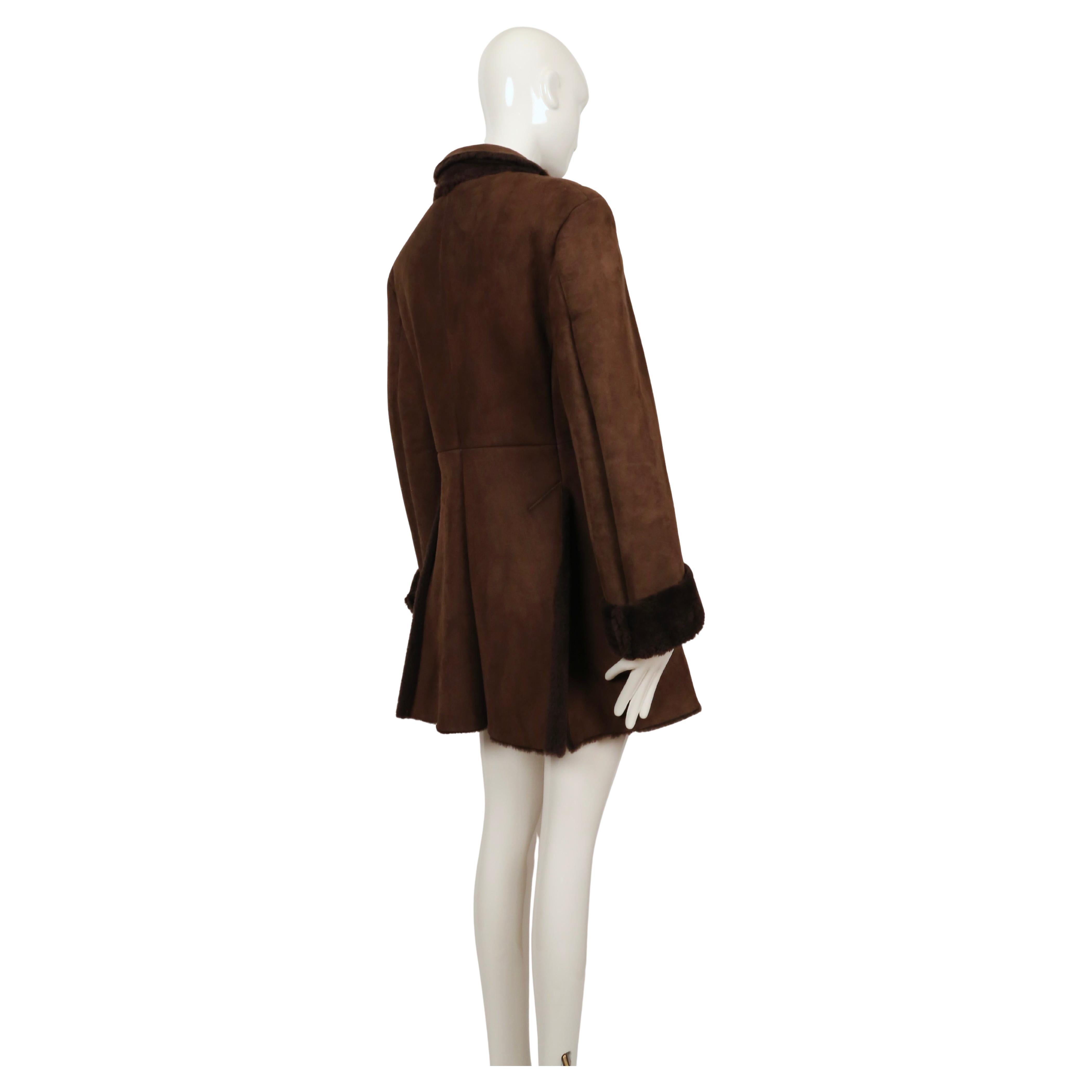 1994 Vivienne Westwood cappotto in shearling marrone con bottoni a forma di orbita in vendita 5