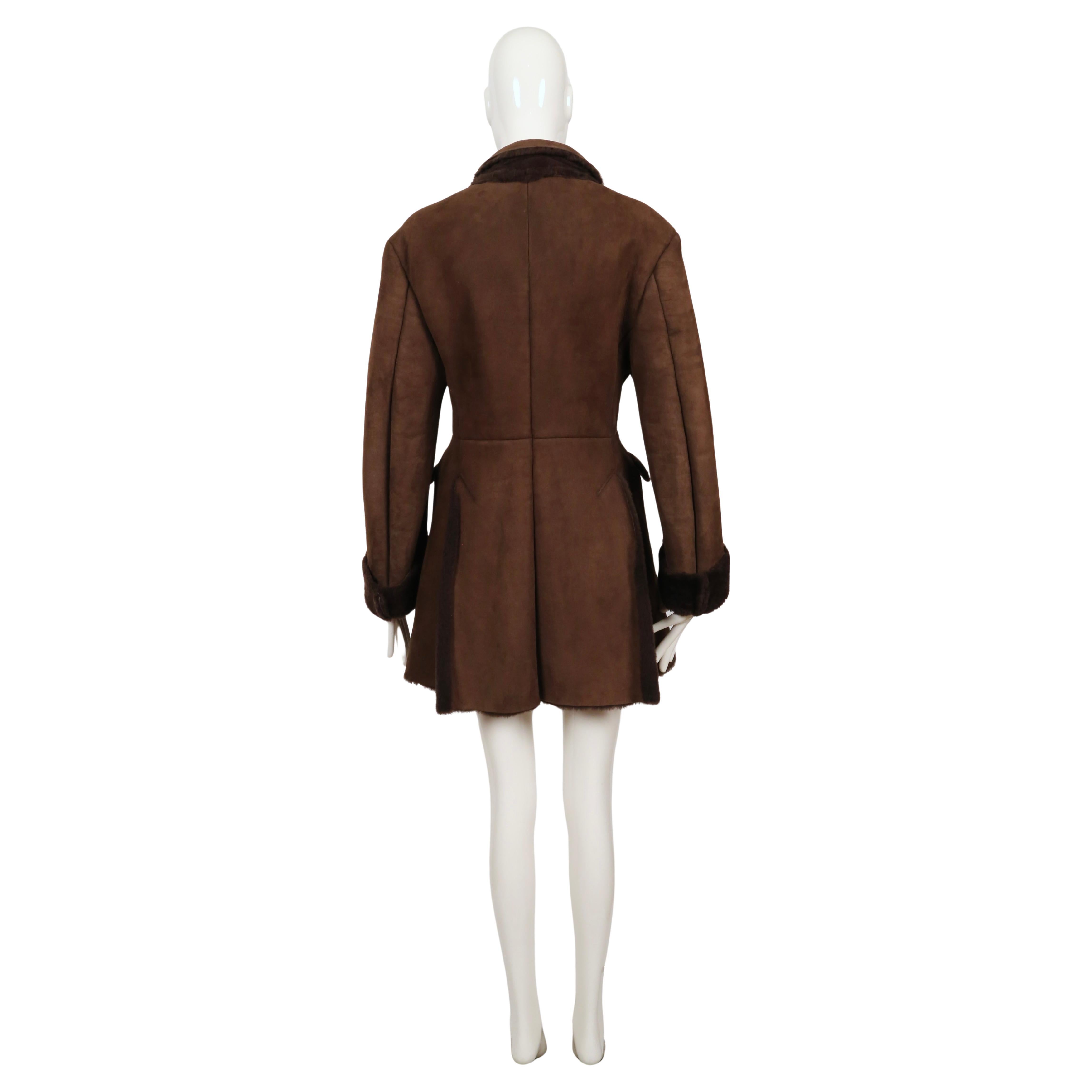 1994 Vivienne Westwood cappotto in shearling marrone con bottoni a forma di orbita in vendita 8