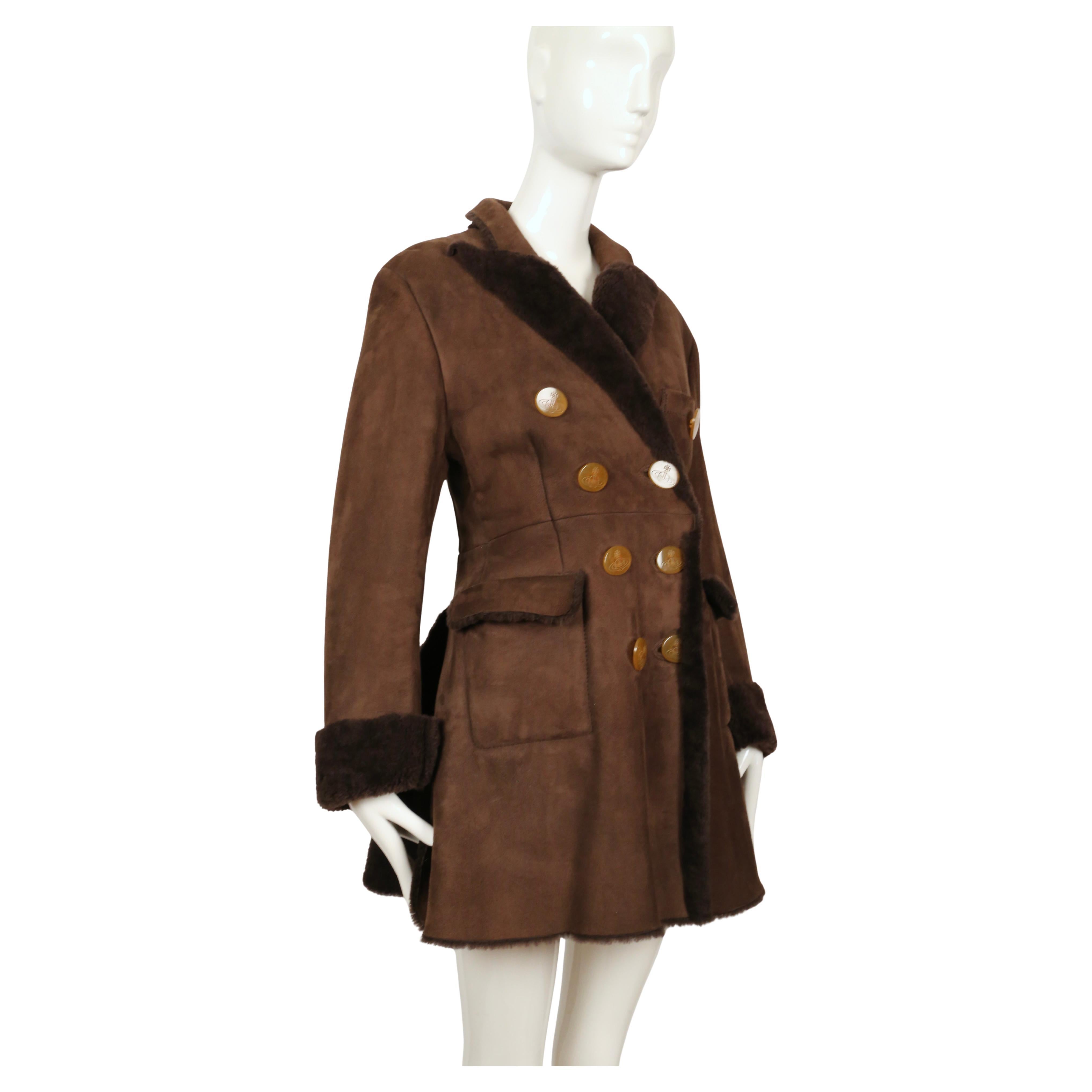 Donna 1994 Vivienne Westwood cappotto in shearling marrone con bottoni a forma di orbita in vendita
