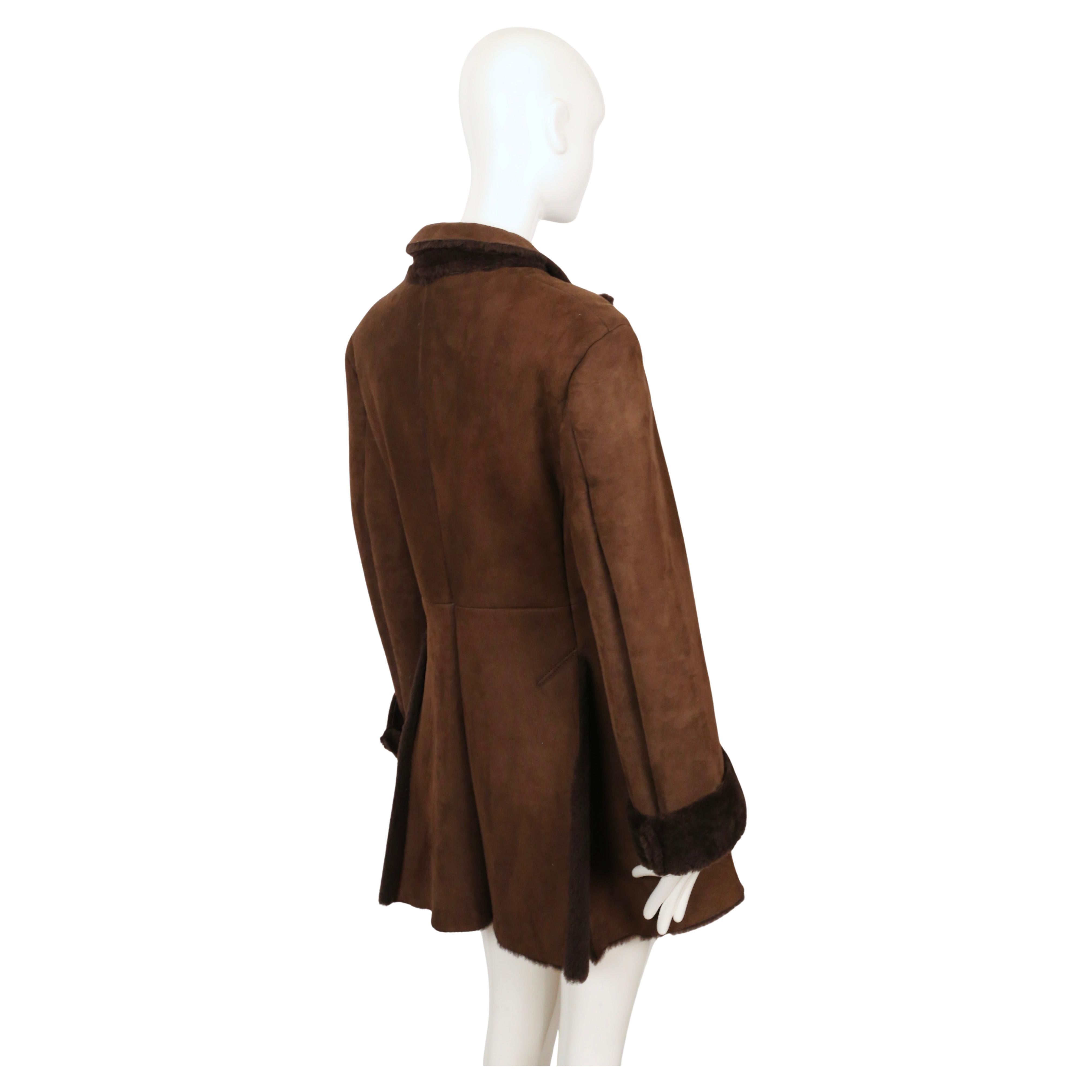 1994 Vivienne Westwood cappotto in shearling marrone con bottoni a forma di orbita in vendita 3