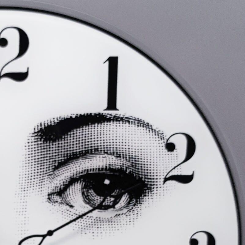 Fine XX secolo Orologio da parete anni '90 in  Vetro di Fornasetti. Prodotto in Italia in vendita