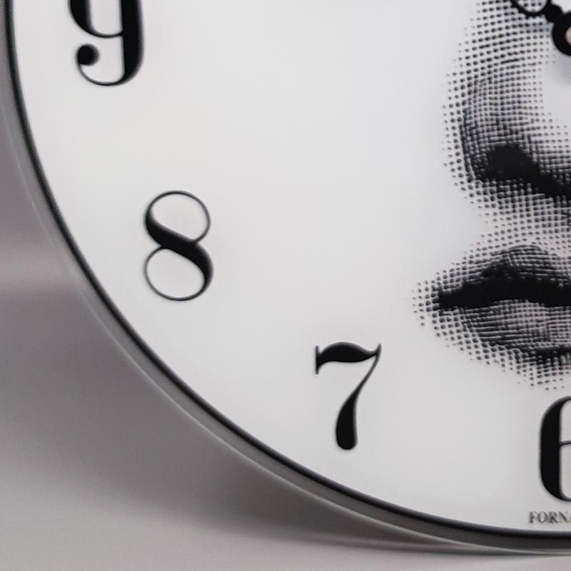 1990s Wall Clock in  Glass by Fornasetti. Made in Italy In Excellent Condition For Sale In Milano, IT