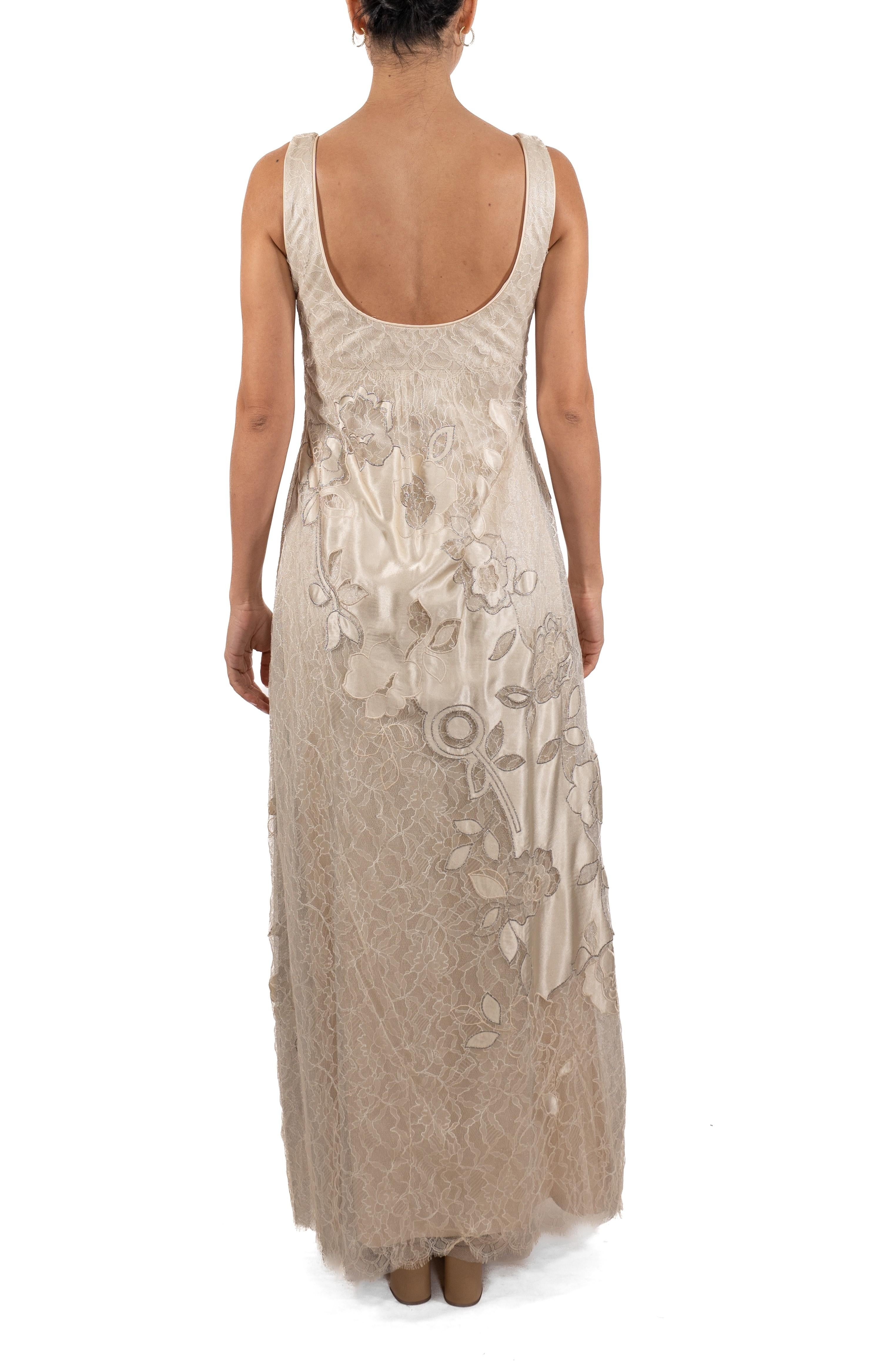 1990S White & Silver Metallic Silk Chantilly Lace Empire Waist Gown With Satin In Good Condition For Sale In New York, NY