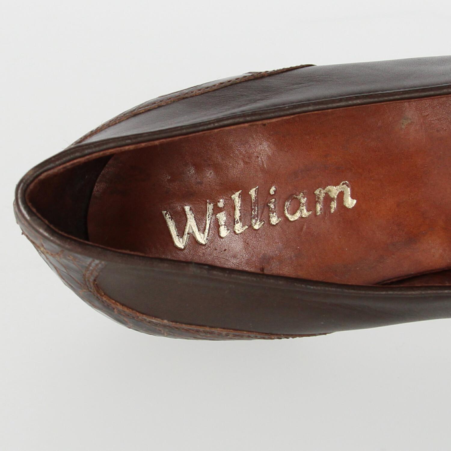 1990s William Crocodile Skin Low-Heeled Pumps For Sale 5
