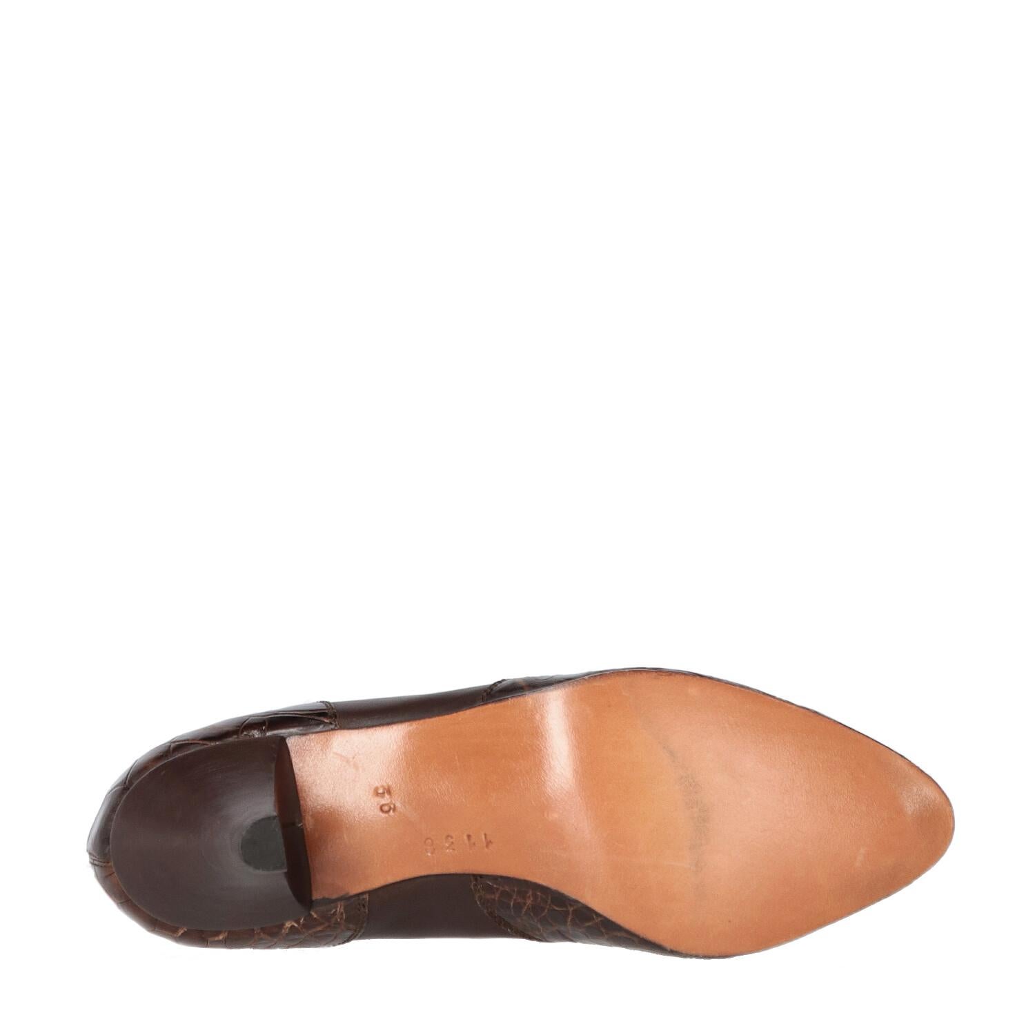 Black 1990s William Crocodile Skin Low-Heeled Pumps