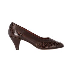 1990s William Crocodile Skin Low-Heeled Pumps